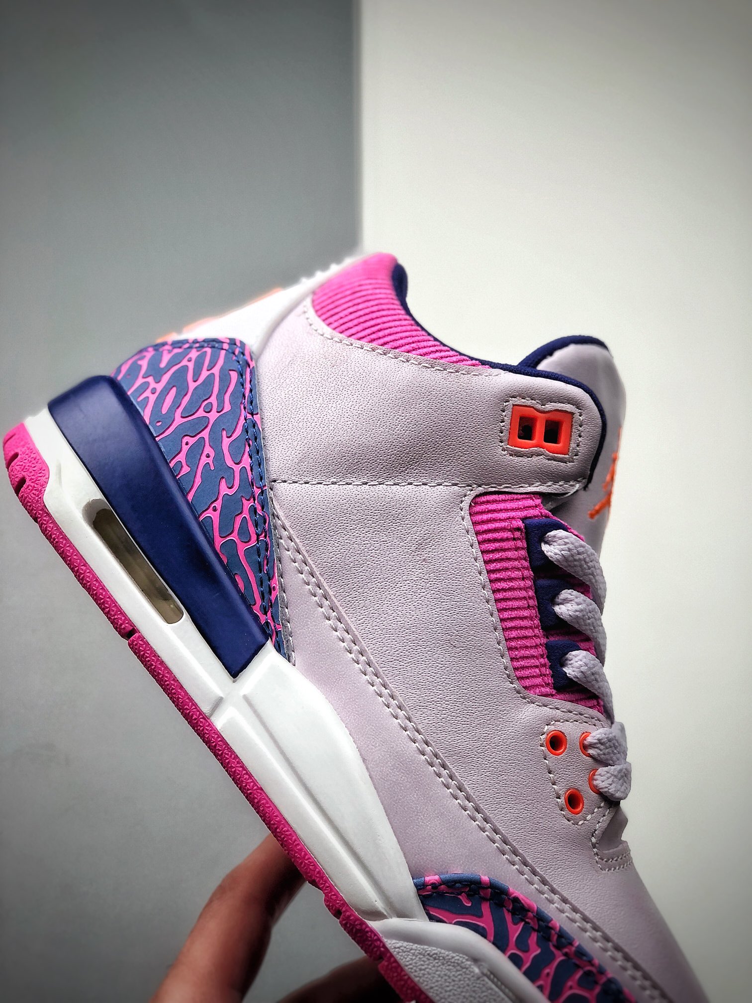 330 乔丹AJ3 爆裂纹粉紫色 Jordan Brand Air Jordan 3 GS。爆裂粉 441140-500