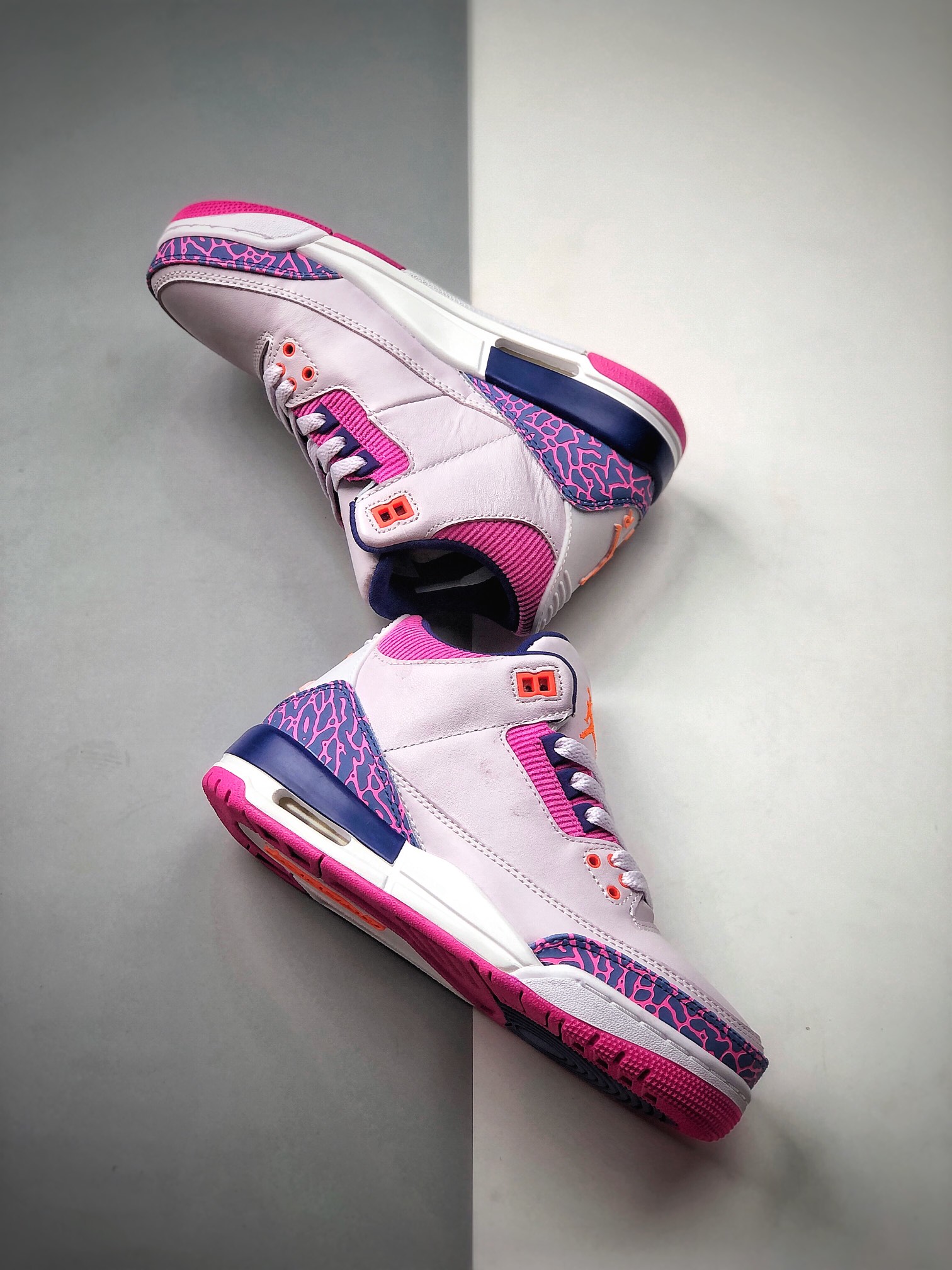 330 乔丹AJ3 爆裂纹粉紫色 Jordan Brand Air Jordan 3 GS。爆裂粉 441140-500