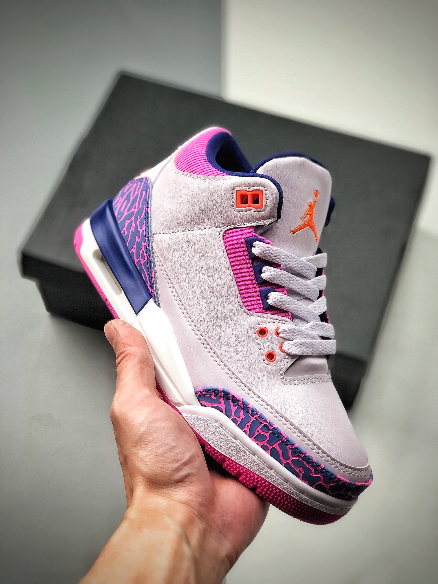 330 乔丹AJ3 爆裂纹粉紫色 Jordan Brand Air Jordan 3 GS。爆裂粉 441140-500