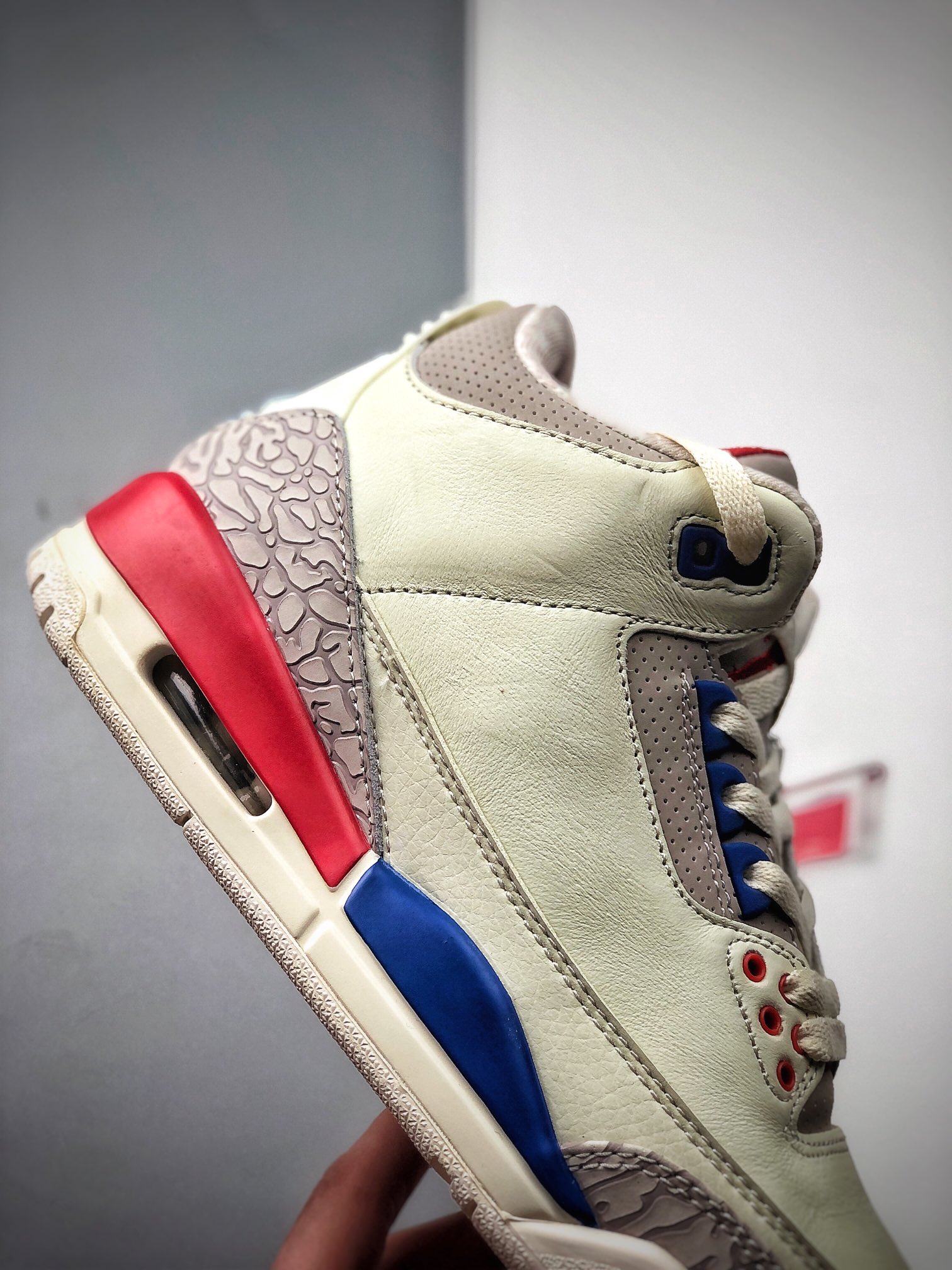 330  Air Jordan 3 Retro“International Flight” AJ3系列 136064-140