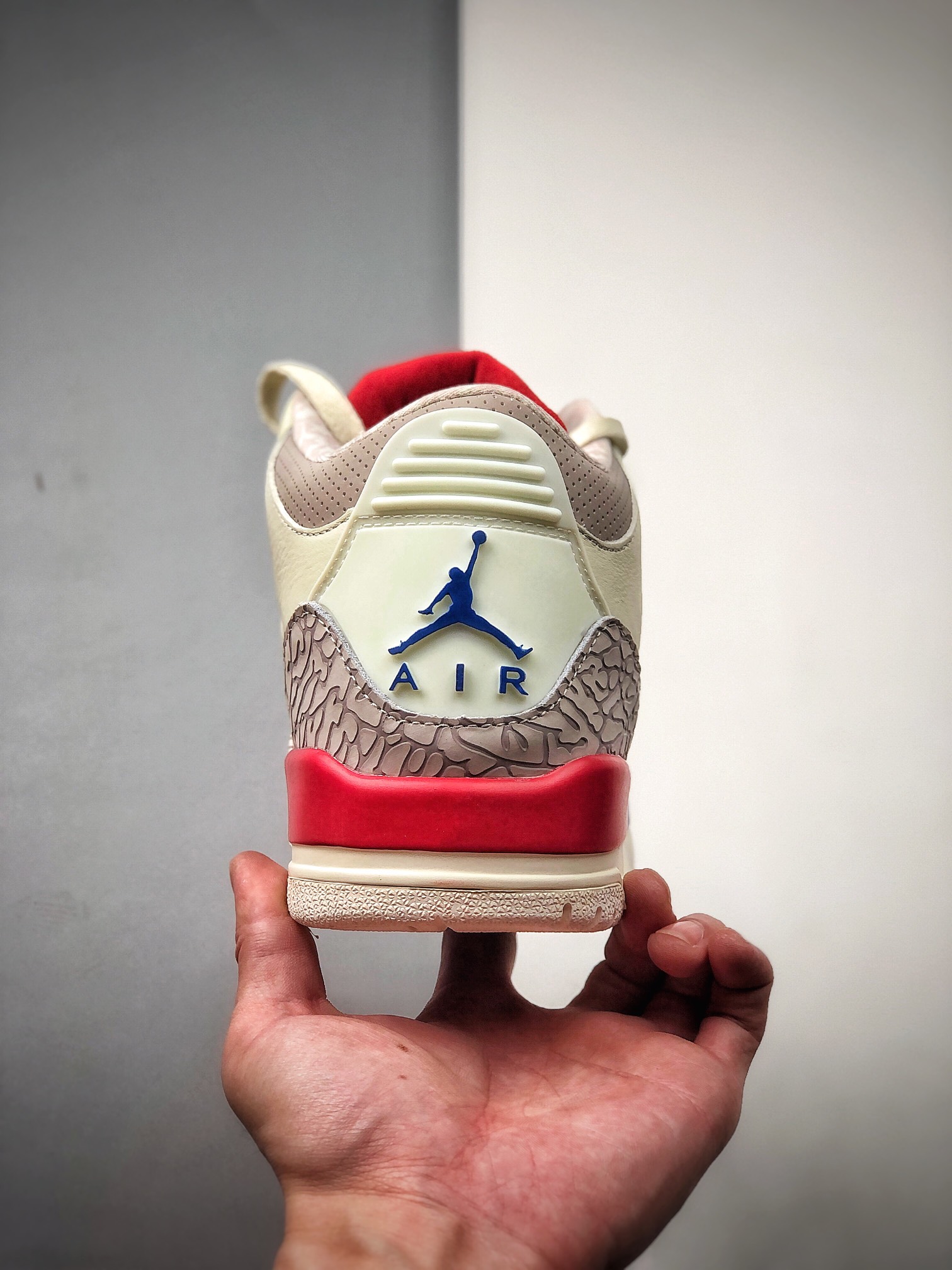330  Air Jordan 3 Retro“International Flight” AJ3系列 136064-140