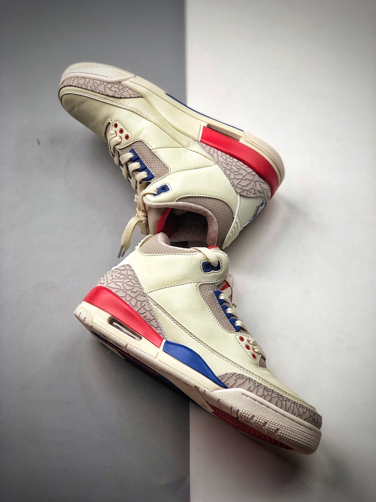 330  Air Jordan 3 Retro“International Flight” AJ3系列 136064-140