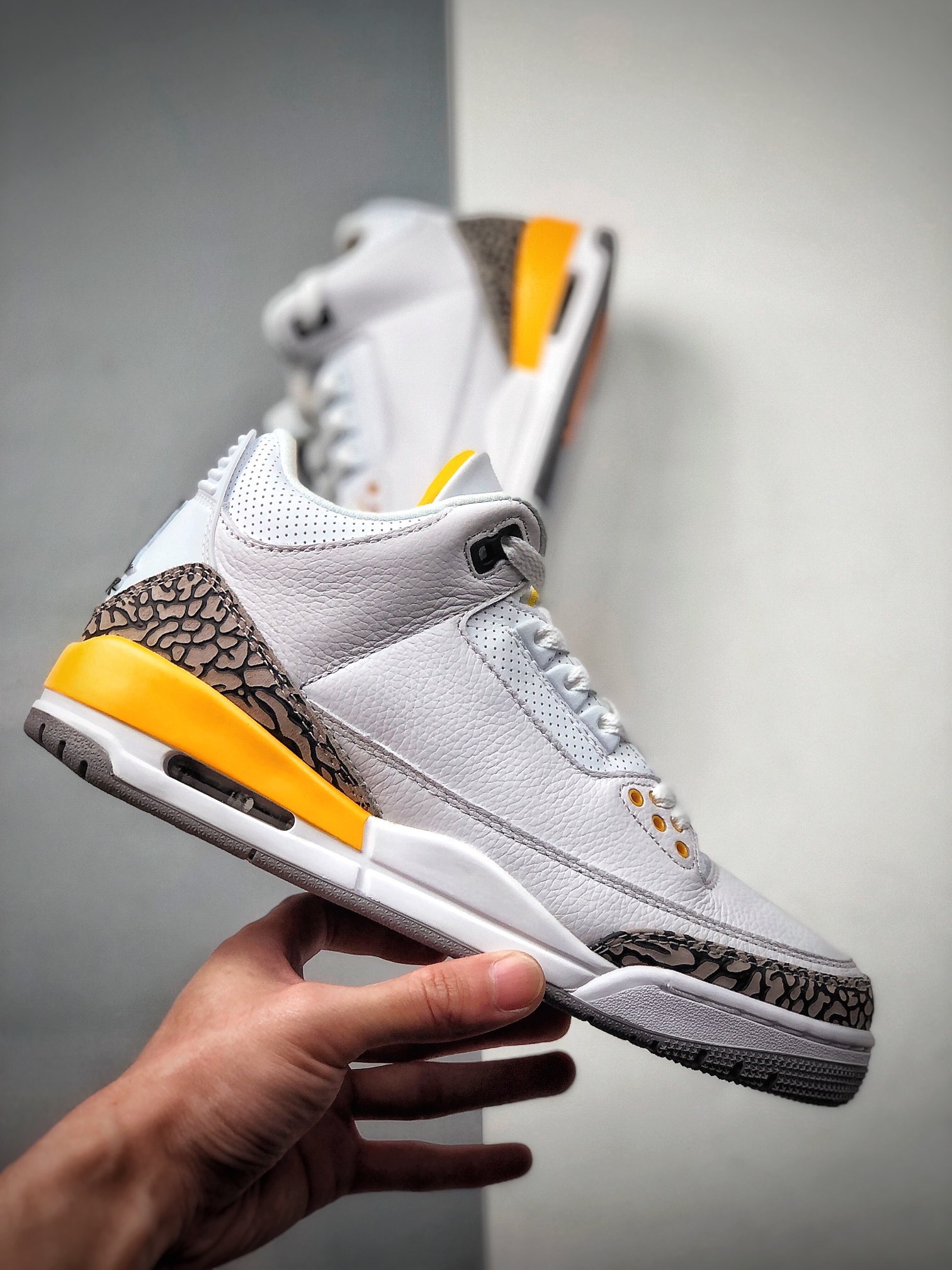 330 Air Jordan 3 WMNS “Laser Orange” 黄水泥配色  CK9246-108