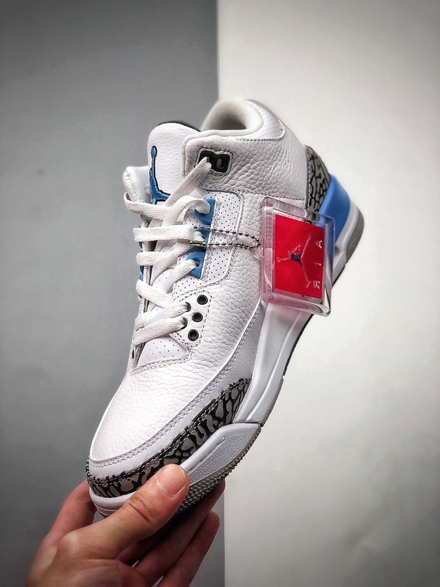 330 Air Jordan 3 “UNC” 北卡蓝配色 中端性价比之王作为曾经非市售的北卡大学 UNC PE  CT8532-104