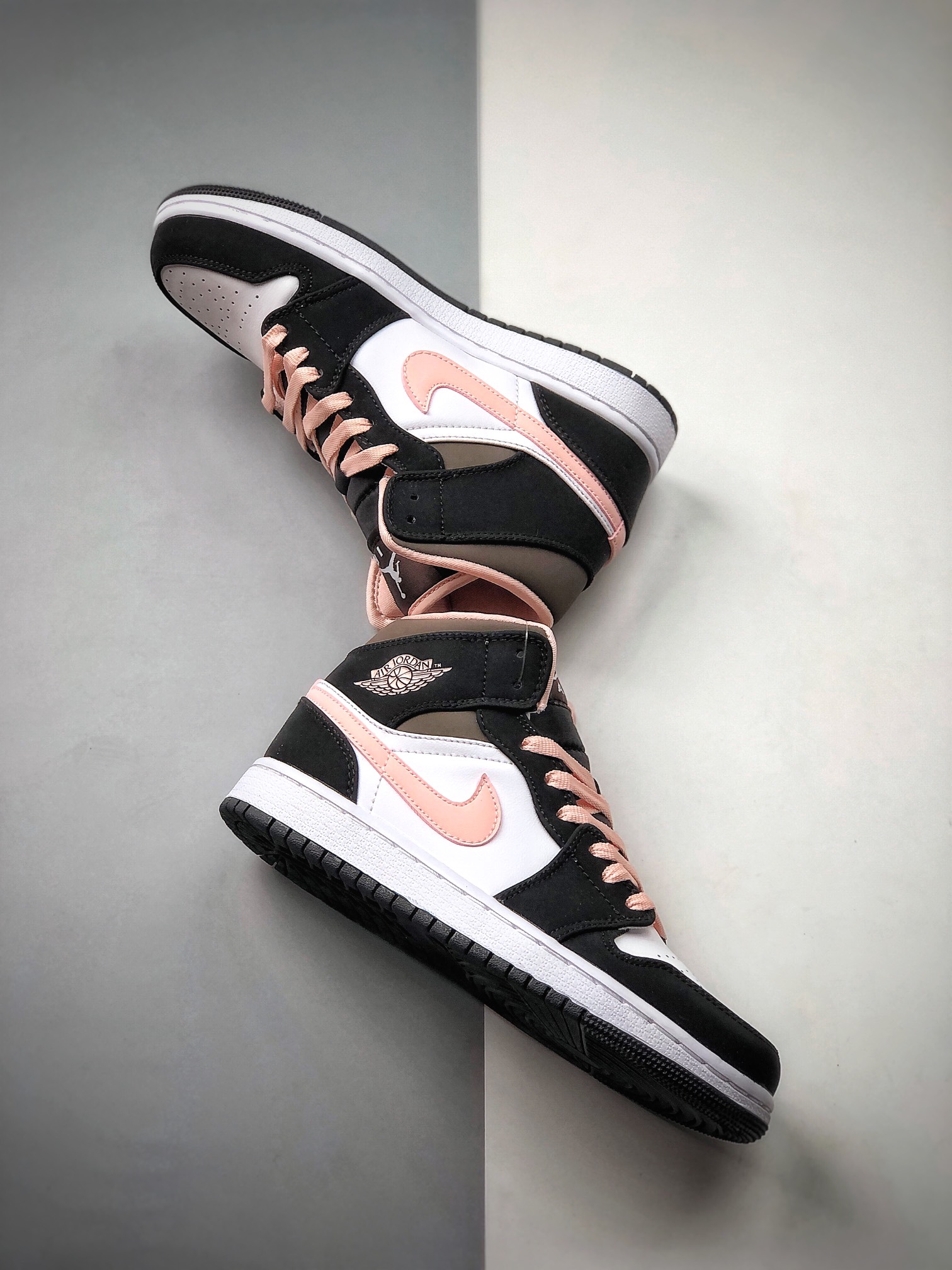 240  乔丹/Air Jordan 1 Mid AJ1 DD乔1 百搭休闲运动板鞋 DH0210-100