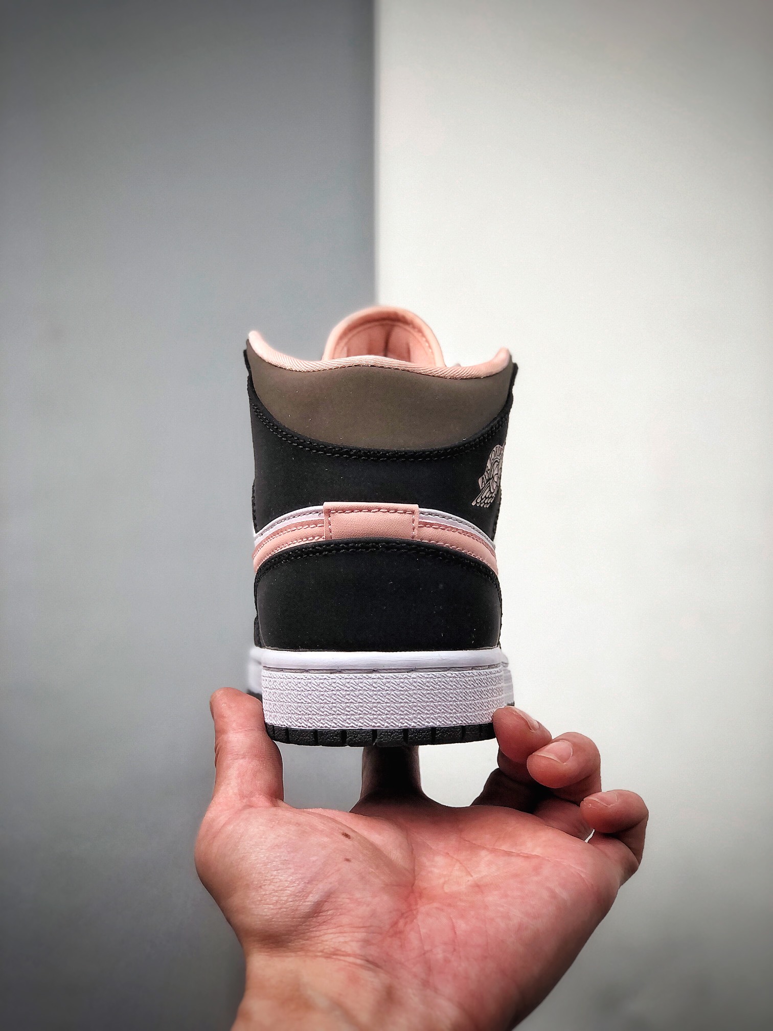 240  乔丹/Air Jordan 1 Mid AJ1 DD乔1 百搭休闲运动板鞋 DH0210-100