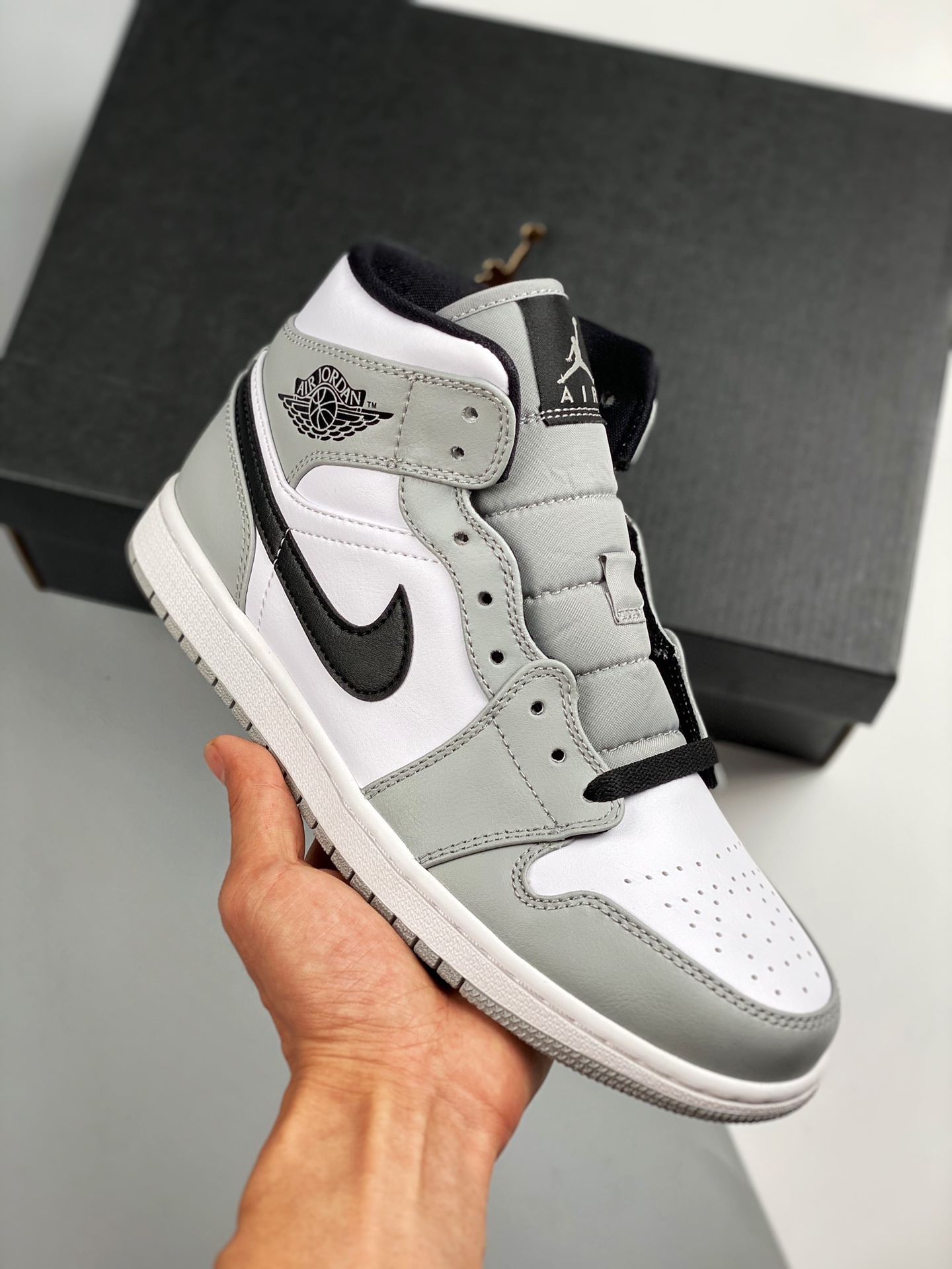 Versión de verificación Air Jordan 1 Mid gris humo, pequeño dior, el mejor mid-top del mercado, calidad tope! La única …