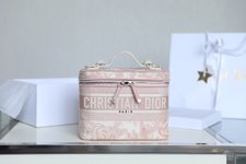 How quality
 Dior Handbags Cosmetic Bags Pink Embroidery Vanity