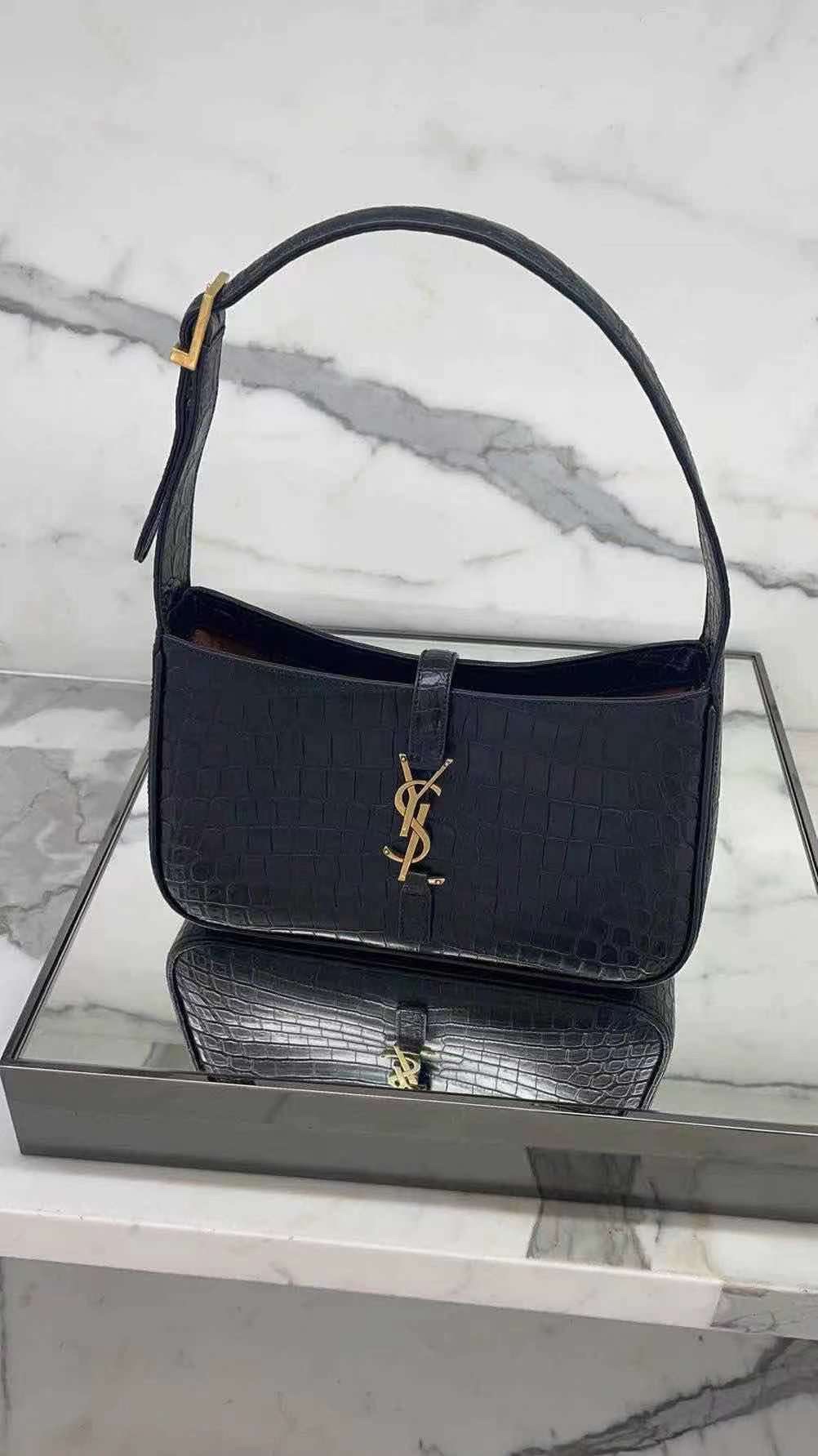 Saint laurent Ysl LE 5 À 7 平纹腋下包 657228黑色