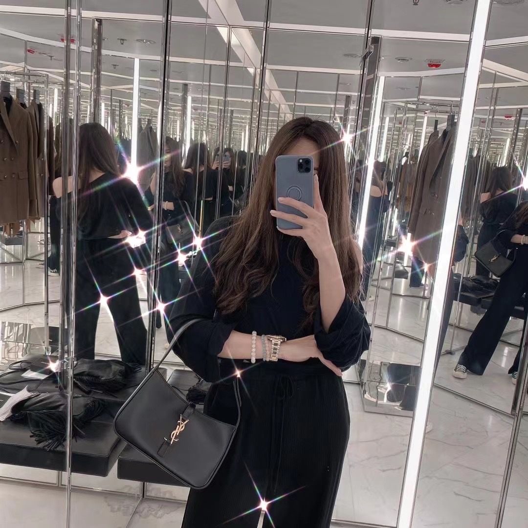 Saint laurent Ysl LE 5 À 7 平纹腋下包 657228黑色