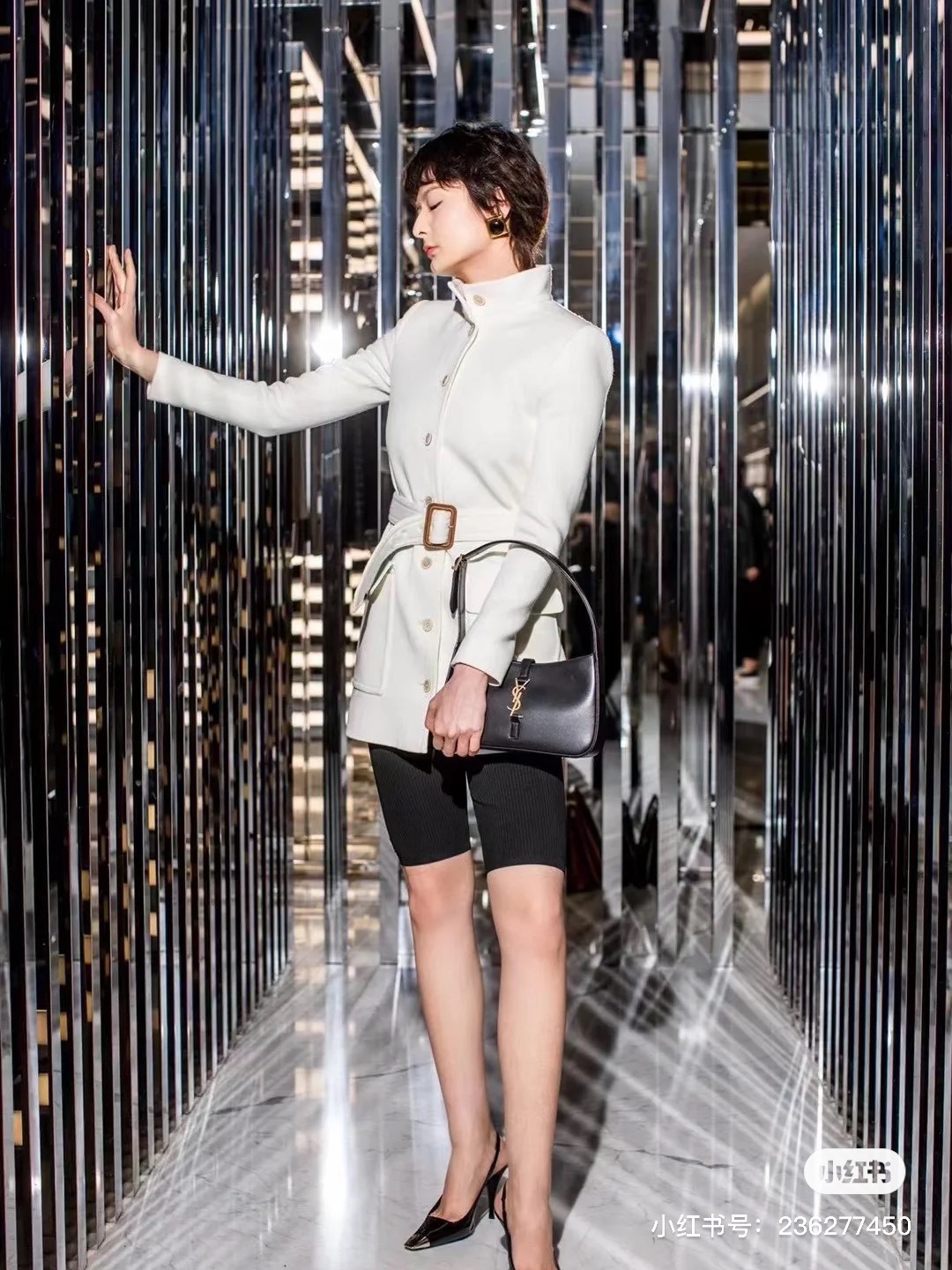 Saint laurent Ysl LE 5 À 7 平纹腋下包 657228黑色