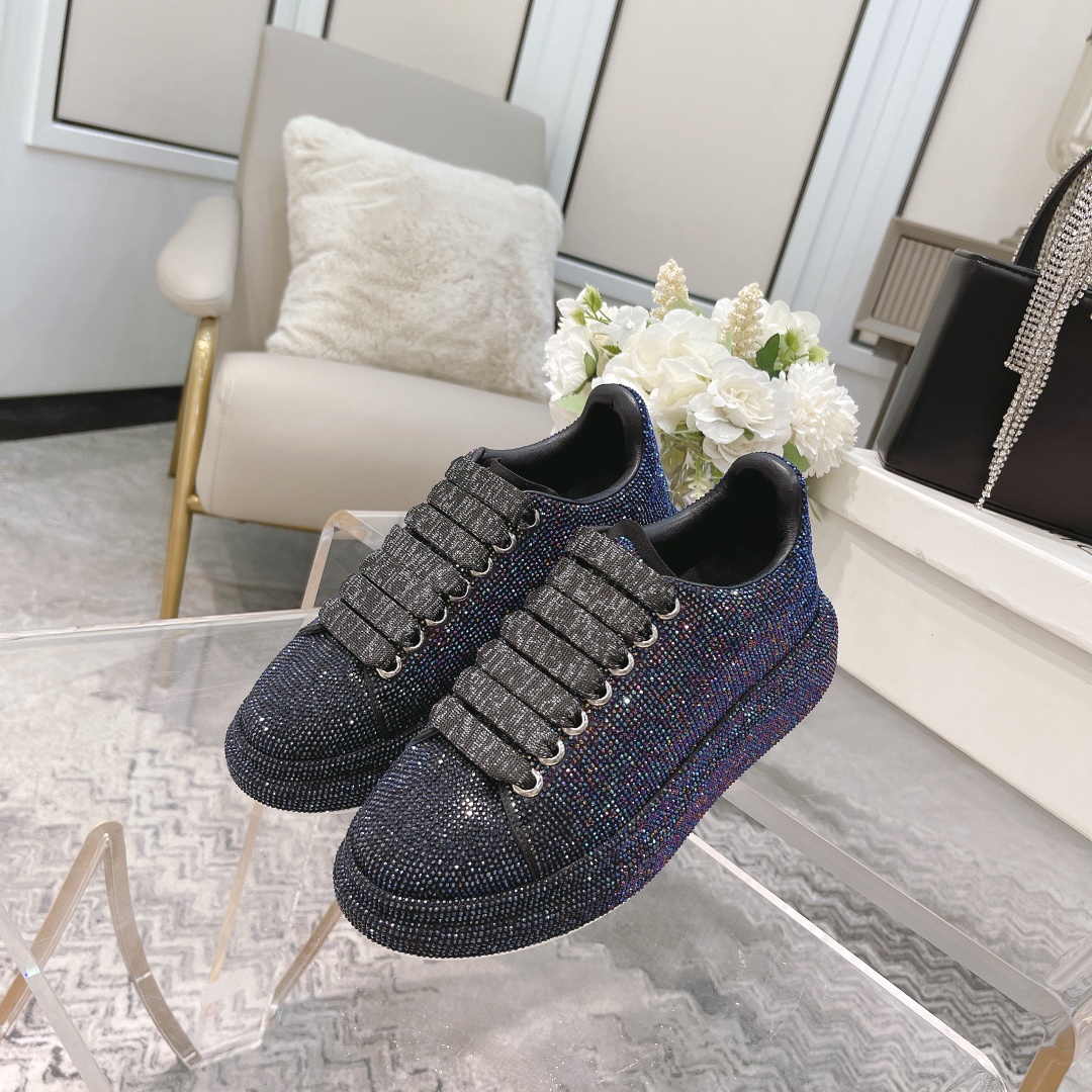 Alexander McQueen Crystal Embellished Velvet Sneakers Gradient Color 2025SS 1 Alexander McQueen Crystal Embellished Velvet Sneakers Gradient Color 2025SS