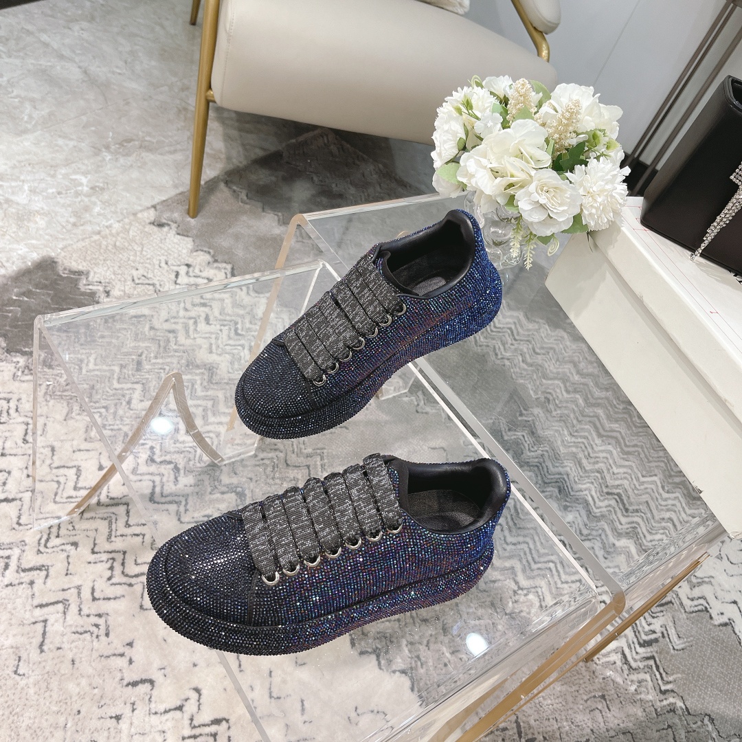 Alexander McQueen Crystal Embellished Velvet Sneakers Gradient Color 2025SS 3 a1618679755776 6731
