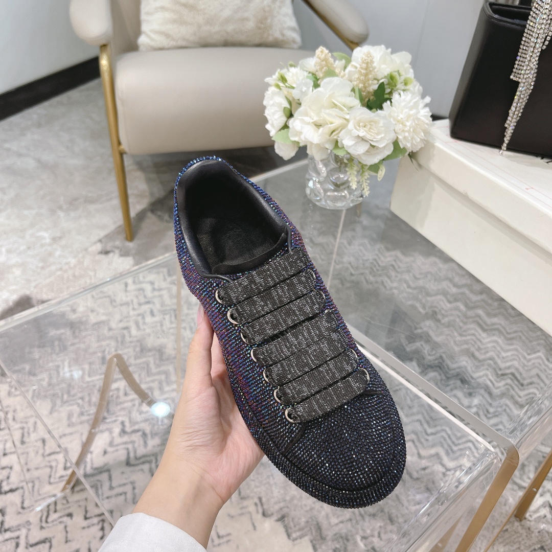 Alexander McQueen Crystal Embellished Velvet Sneakers Gradient Color 2025SS 7 a1618679771759 8615