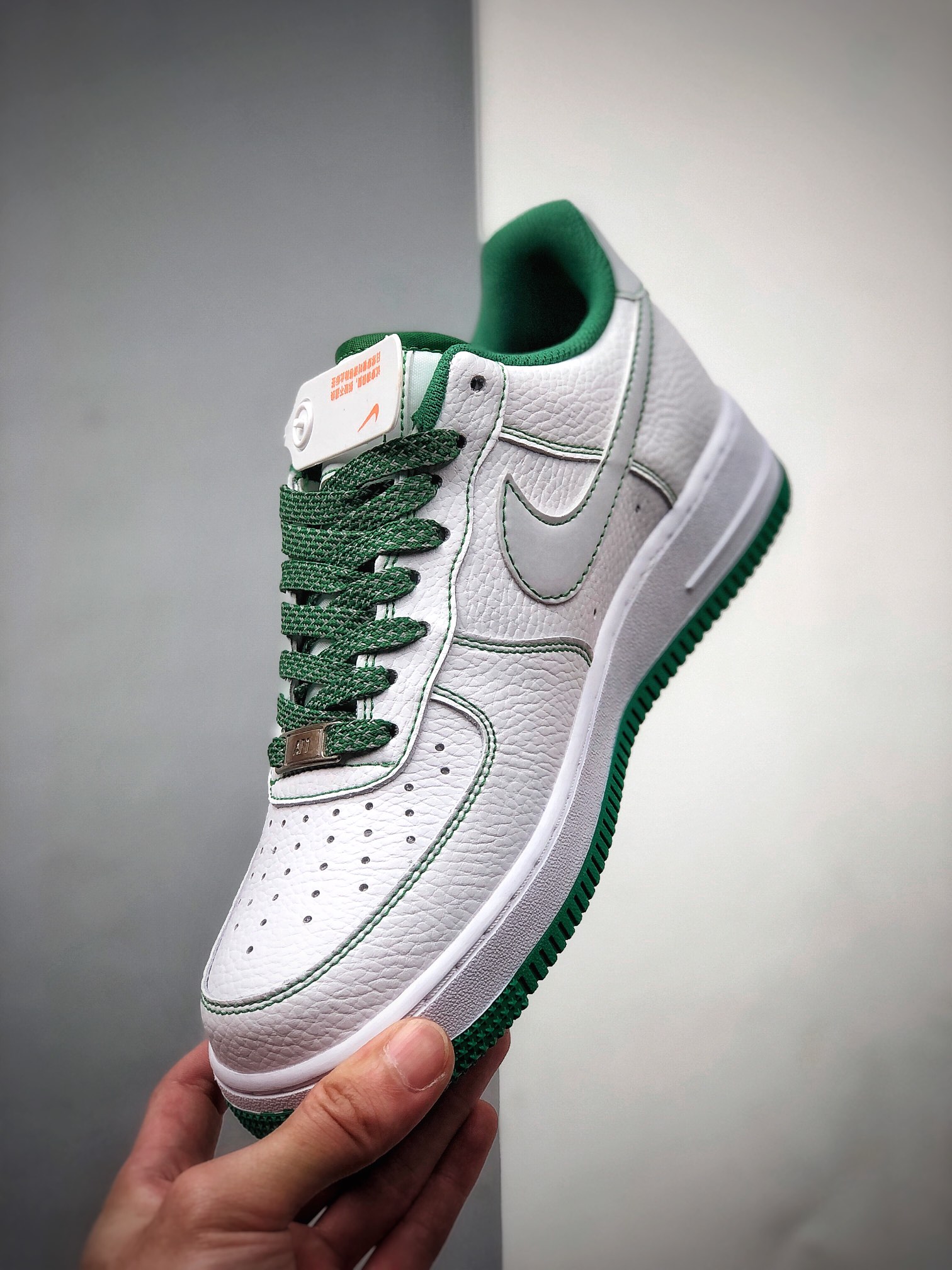 240 NIKE FORCE空军一号运动休闲板鞋   CN2896-103