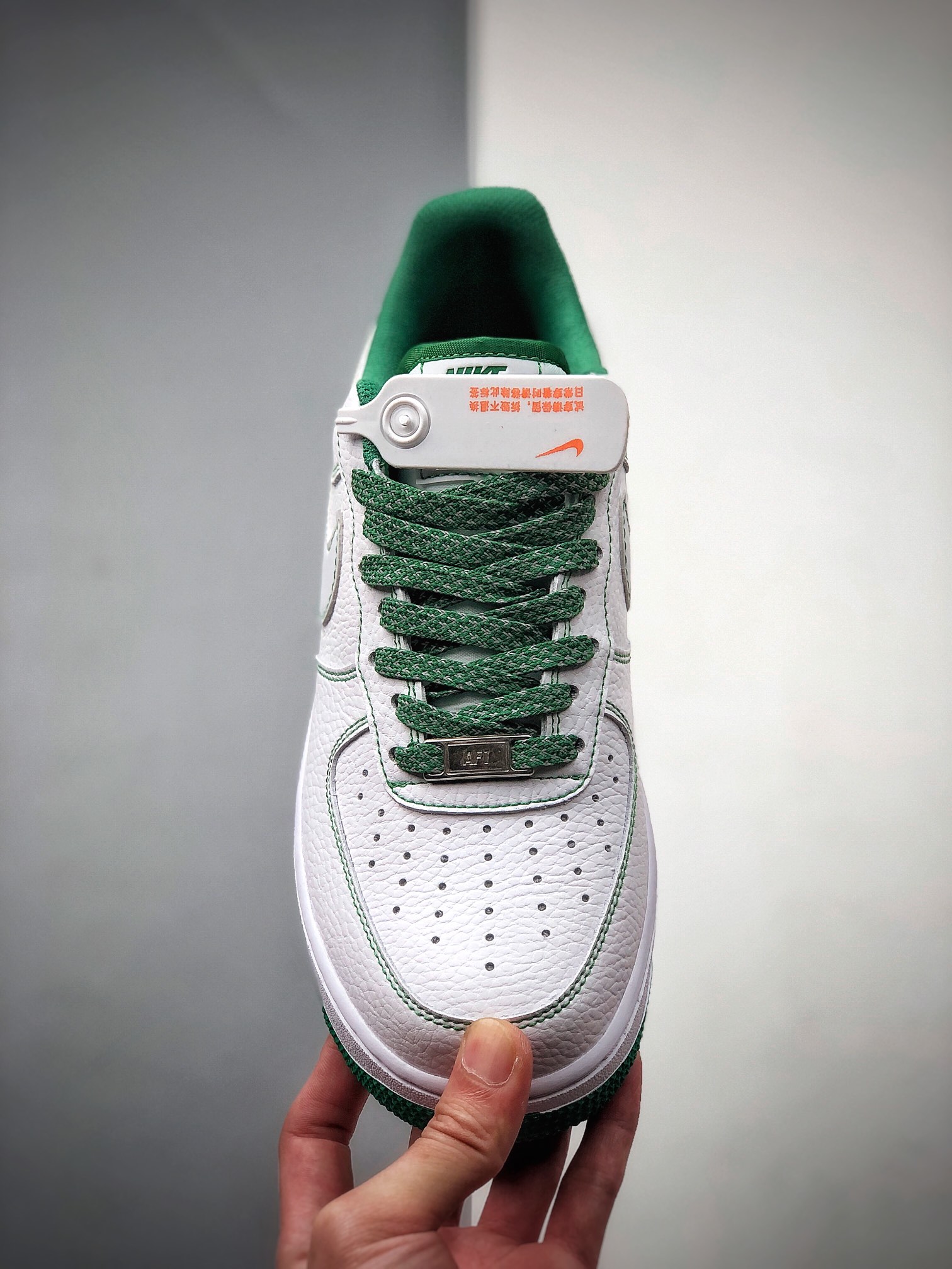 240 NIKE FORCE空军一号运动休闲板鞋   CN2896-103