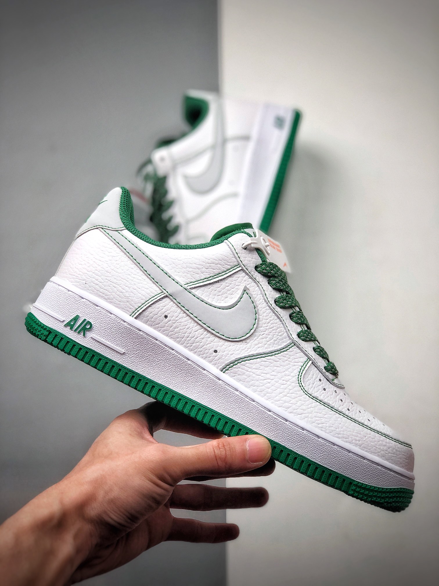 240 NIKE FORCE空军一号运动休闲板鞋   CN2896-103