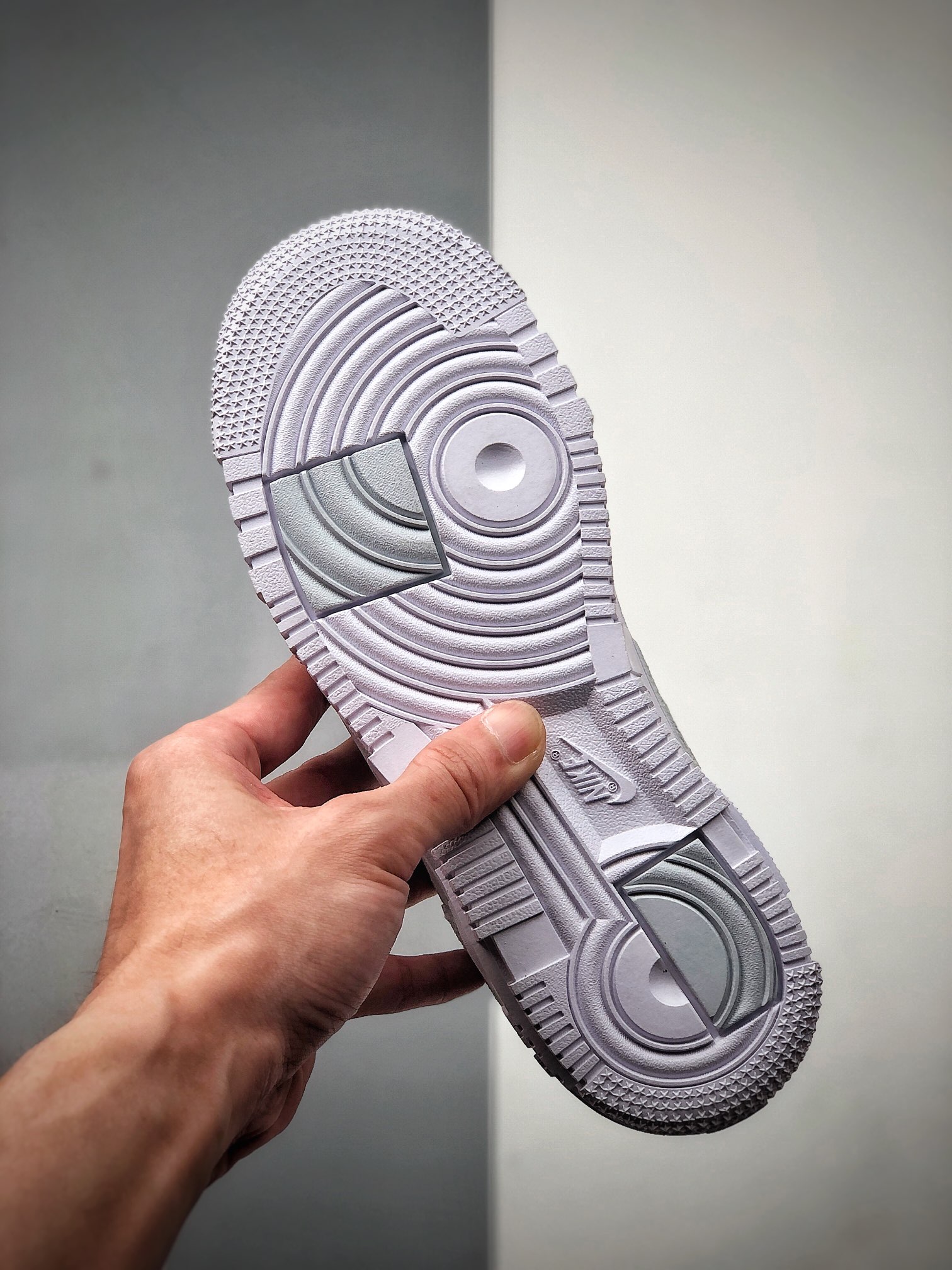 200 NIKE FORCE空军一号运动休闲板鞋   DH3855-400