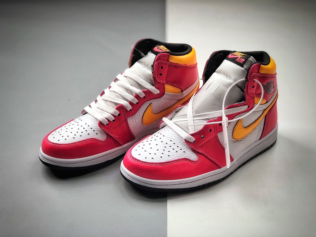 320  Air Jordan 1 High OG ”L ight Fusion Red” 高帮 555088-603