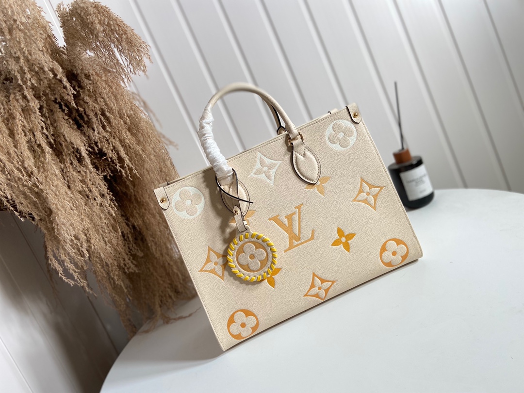 Louis Vuitton LV Onthego Fashion
 Tote Bags Yellow Weave Cowhide M45717