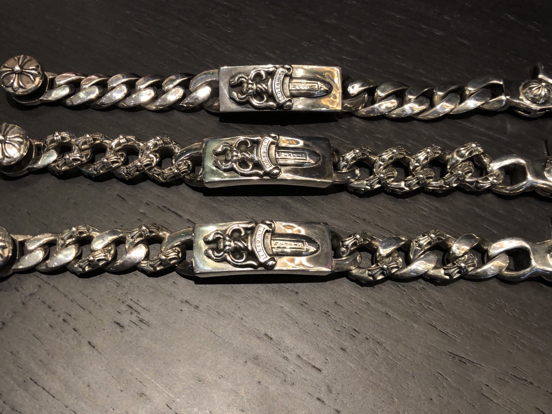 Chrome Hearts 𝐂𝐡𝐫𝐨𝐦𝐞 𝐡𝐞𝐚𝐫𝐭𝐬 克罗心宝剑粗手链