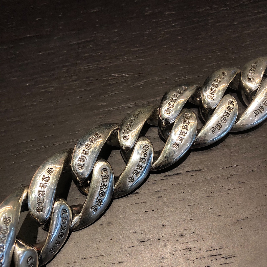 Chrome Hearts 𝐂𝐡𝐫𝐨𝐦𝐞 𝐡𝐞𝐚𝐫𝐭𝐬 克罗心十字架粗手链