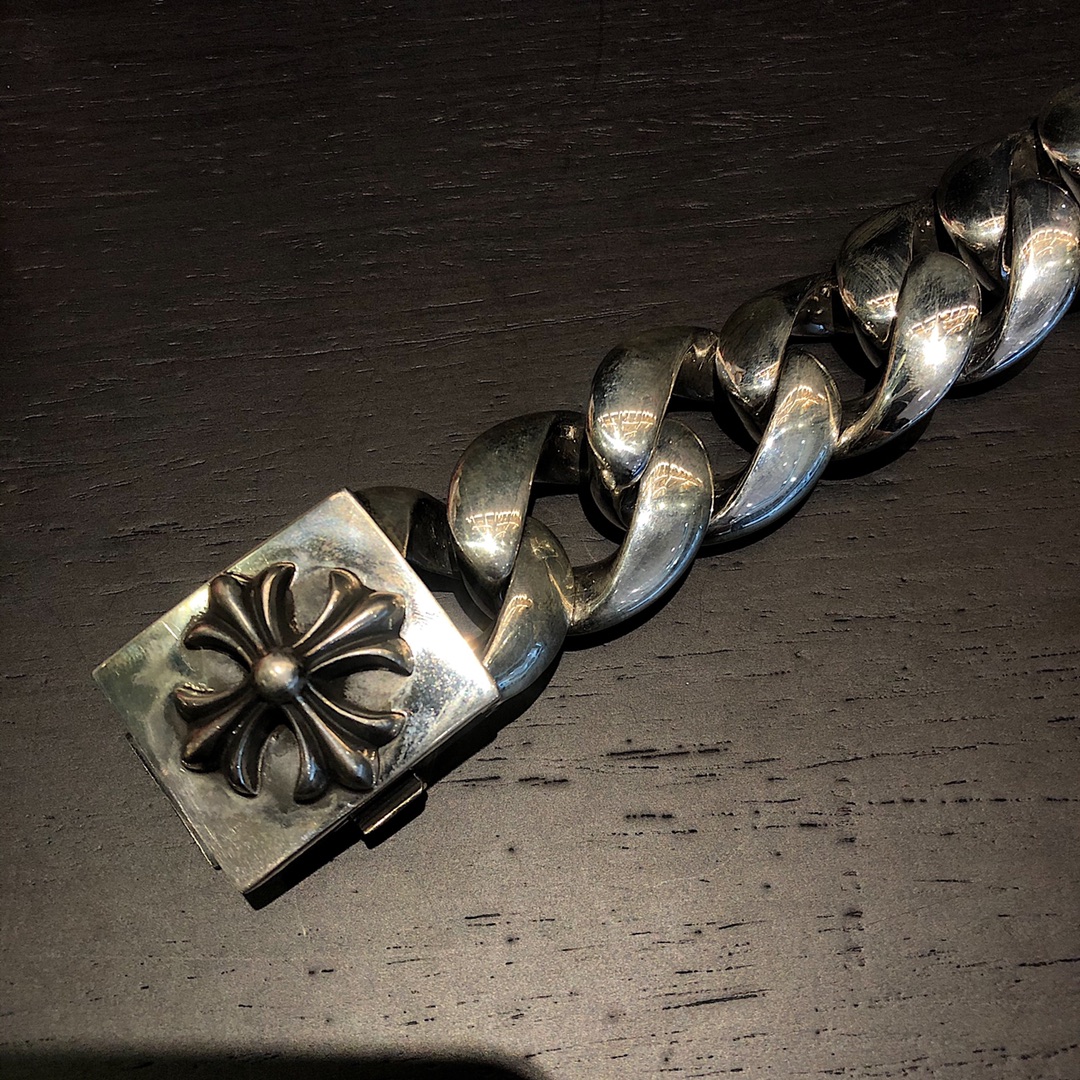 Chrome Hearts 𝐂𝐡𝐫𝐨𝐦𝐞 𝐡𝐞𝐚𝐫𝐭𝐬 克罗心十字架粗手链