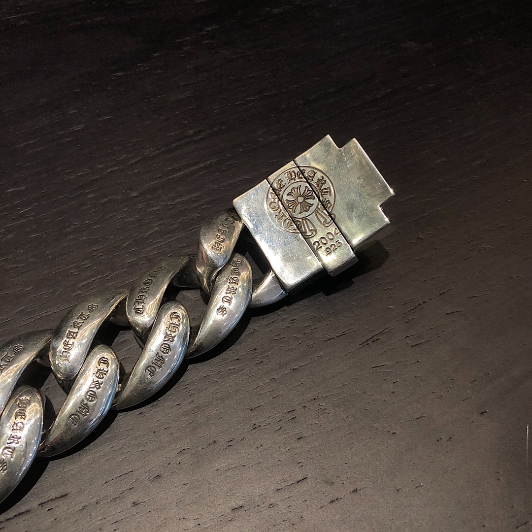 Chrome Hearts 𝐂𝐡𝐫𝐨𝐦𝐞 𝐡𝐞𝐚𝐫𝐭𝐬 克罗心十字架粗手链