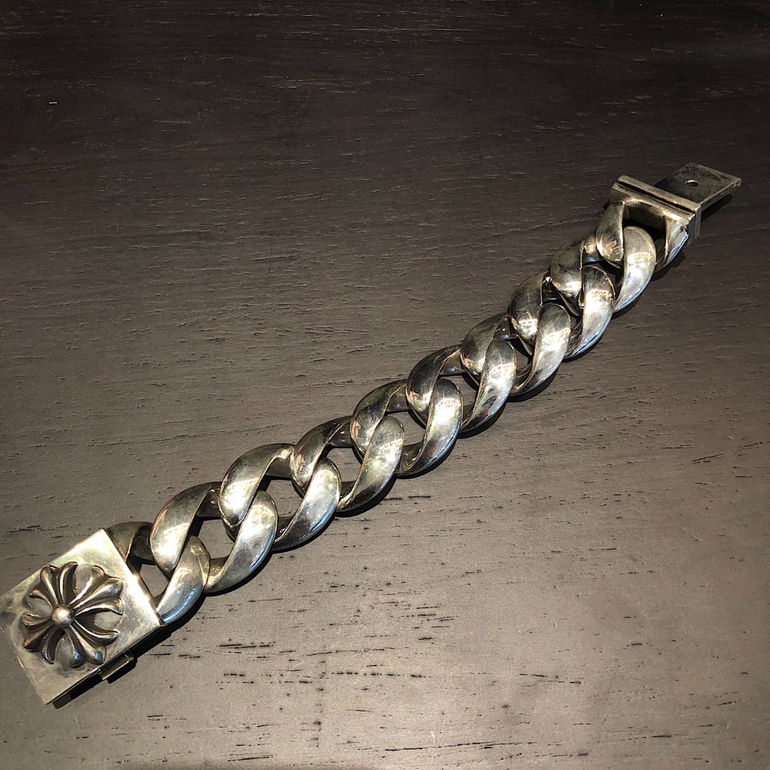 Chrome Hearts 𝐂𝐡𝐫𝐨𝐦𝐞 𝐡𝐞𝐚𝐫𝐭𝐬 克罗心十字架粗手链