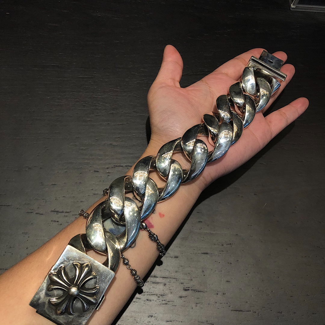 Chrome Hearts 𝐂𝐡𝐫𝐨𝐦𝐞 𝐡𝐞𝐚𝐫𝐭𝐬 克罗心十字架粗手链