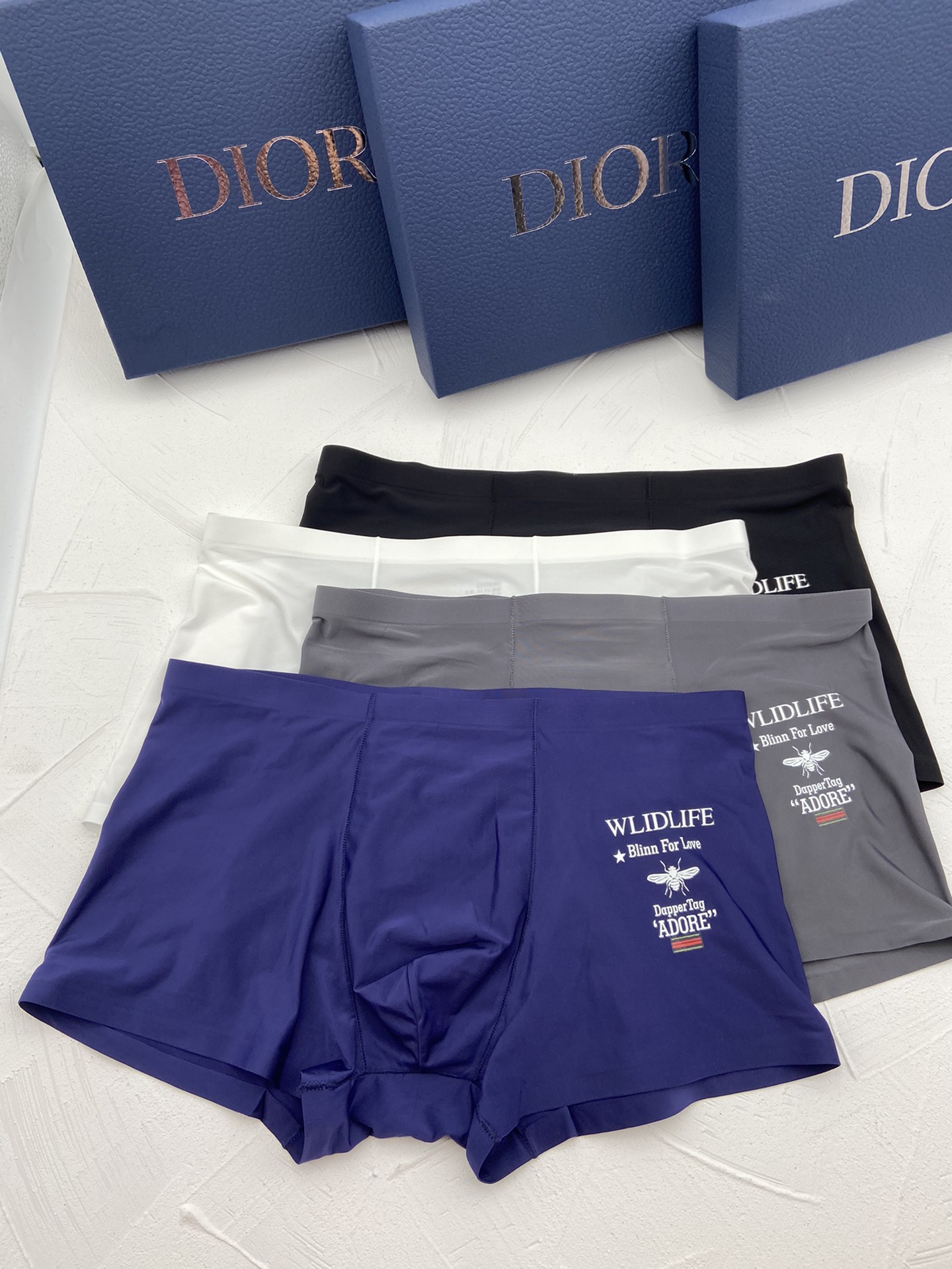 Dior时尚新品！轻薄透设计采用进口