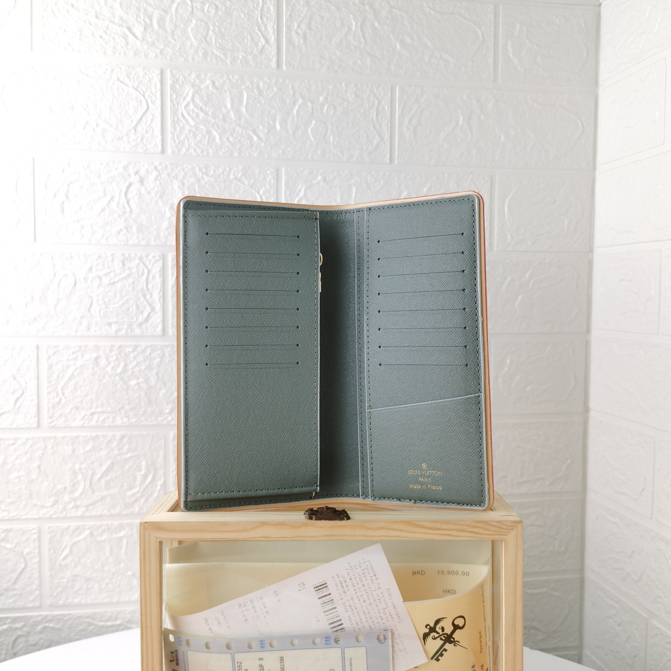 ルイ・ヴィトン Brazza 財布 モノグラムチタニウム