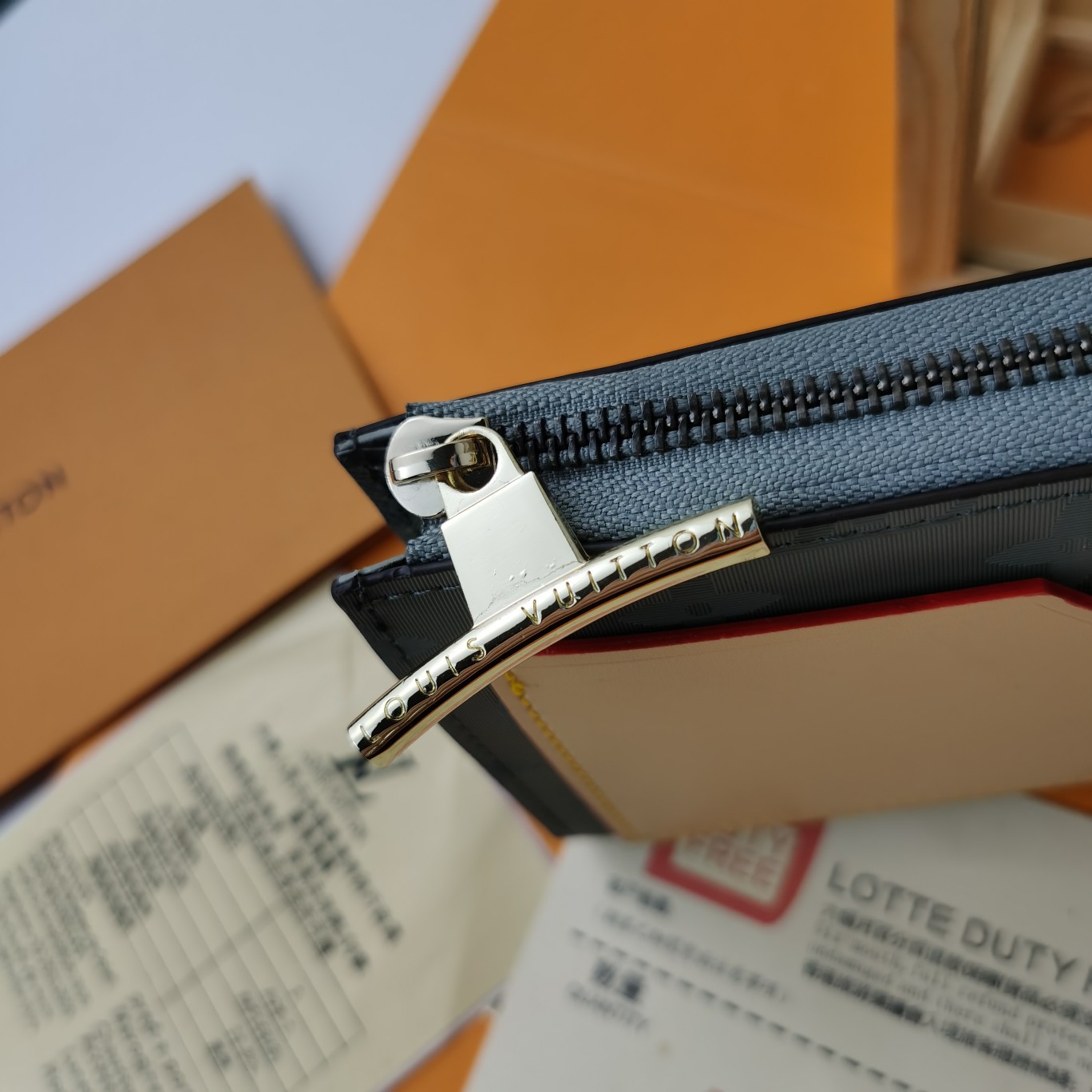 ルイ・ヴィトン COSMOS 財布 グレー帆布製