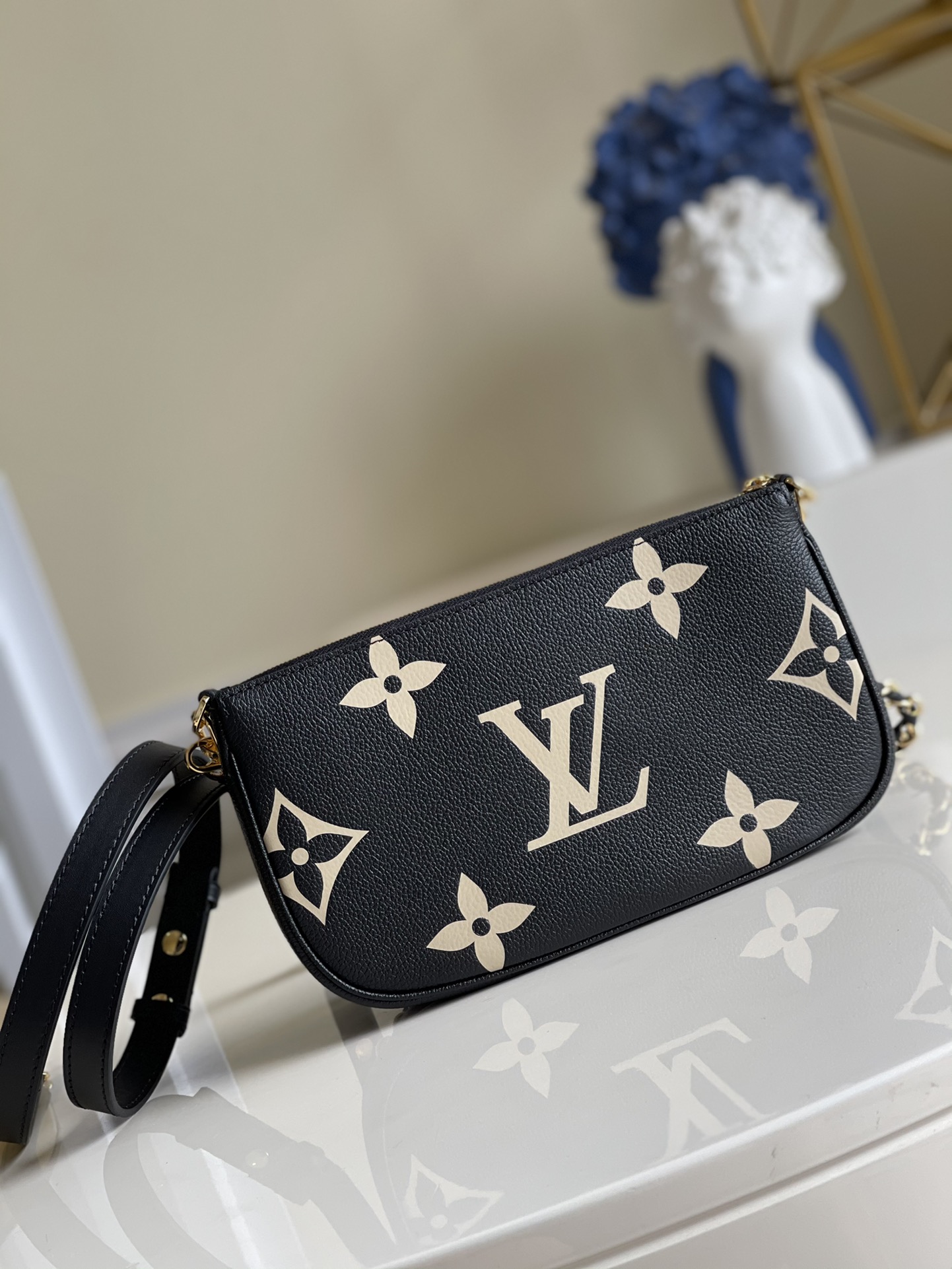 Louis Vuitton Haute Couture Classic Luxury Handbag Shoulder Crossbody 3