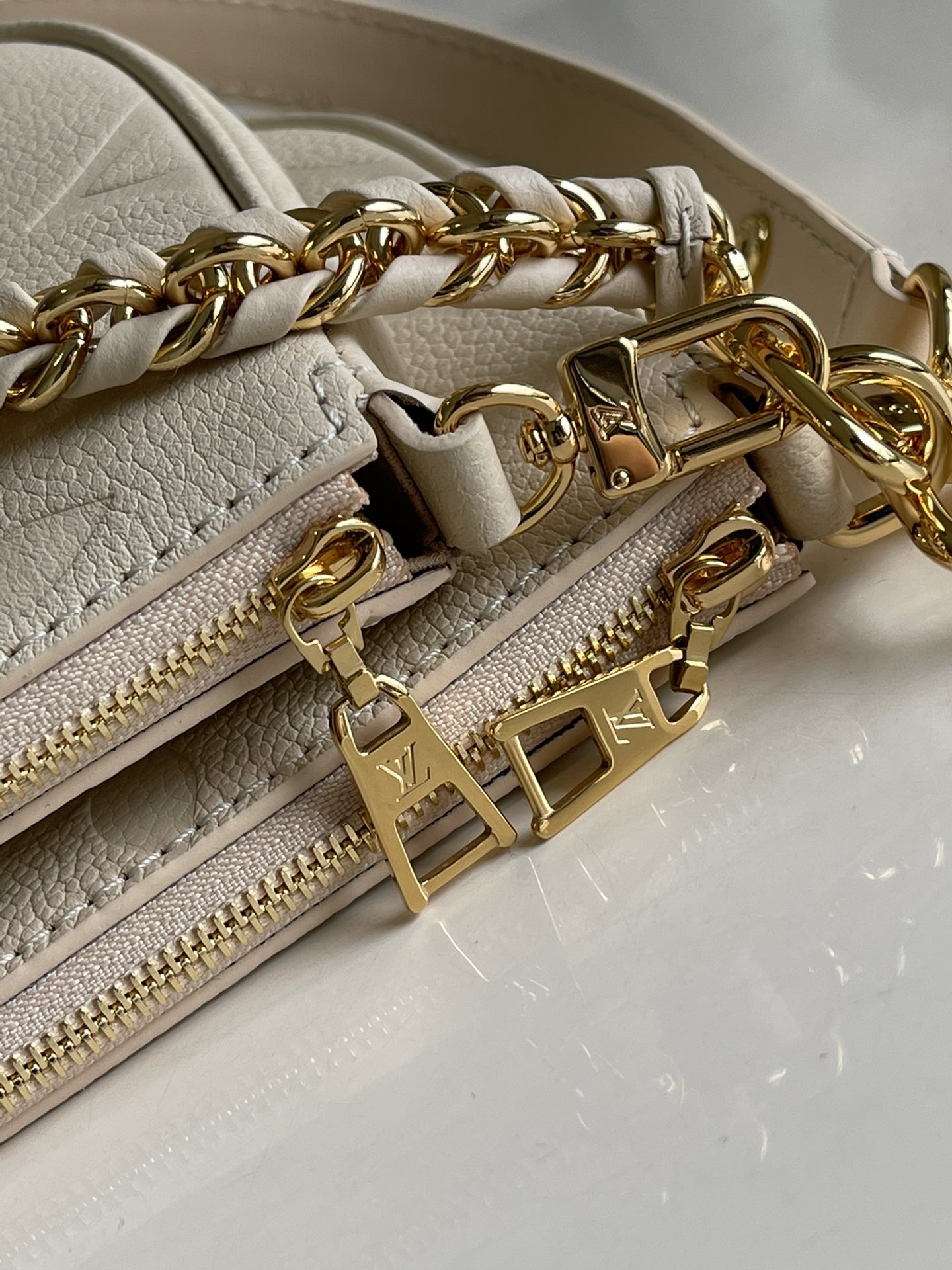 Louis Vuitton Haute Couture Classic Luxury Handbag Shoulder Crossbody 6