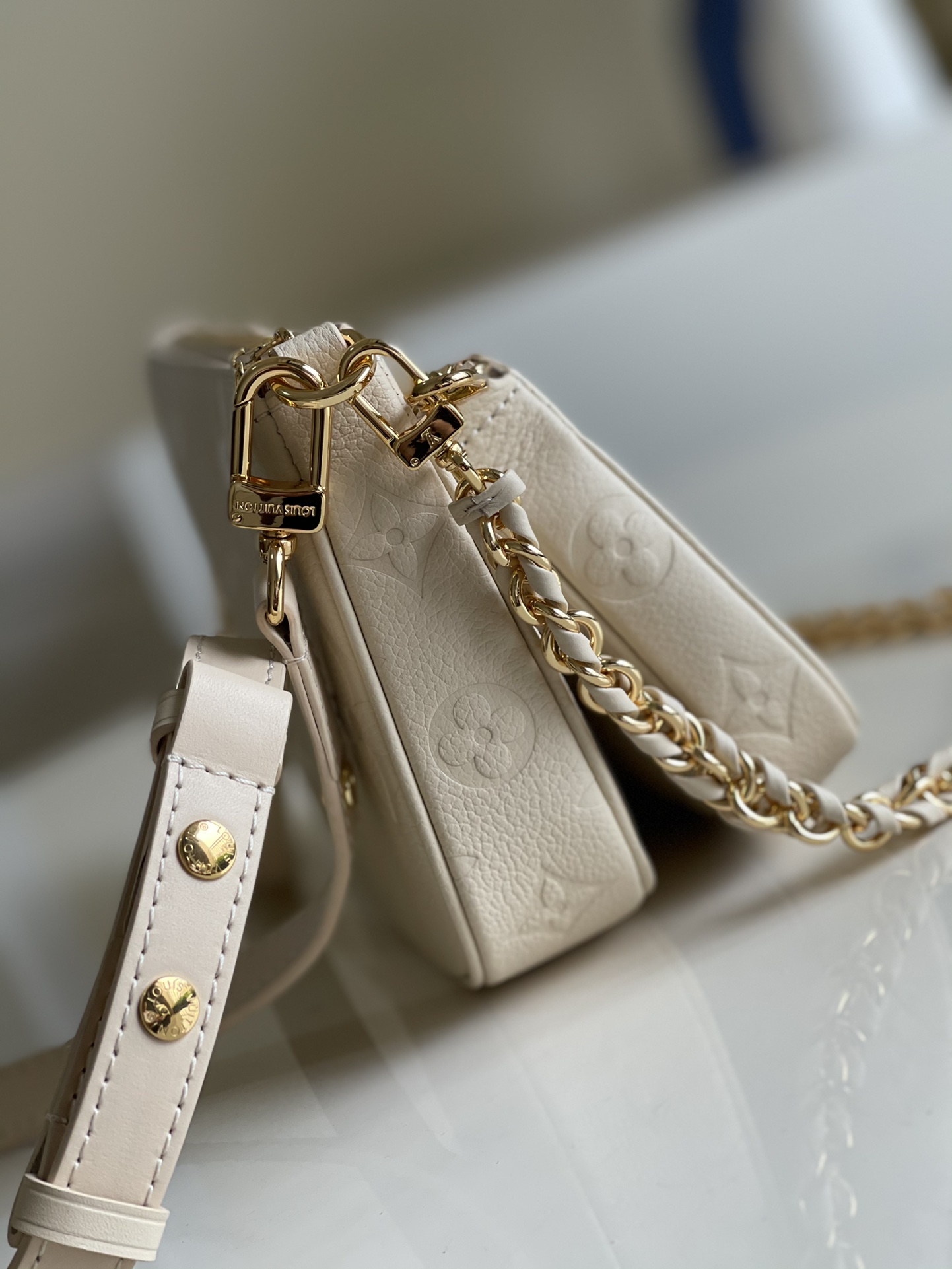 Louis Vuitton Haute Couture Classic Luxury Handbag Shoulder Crossbody 3