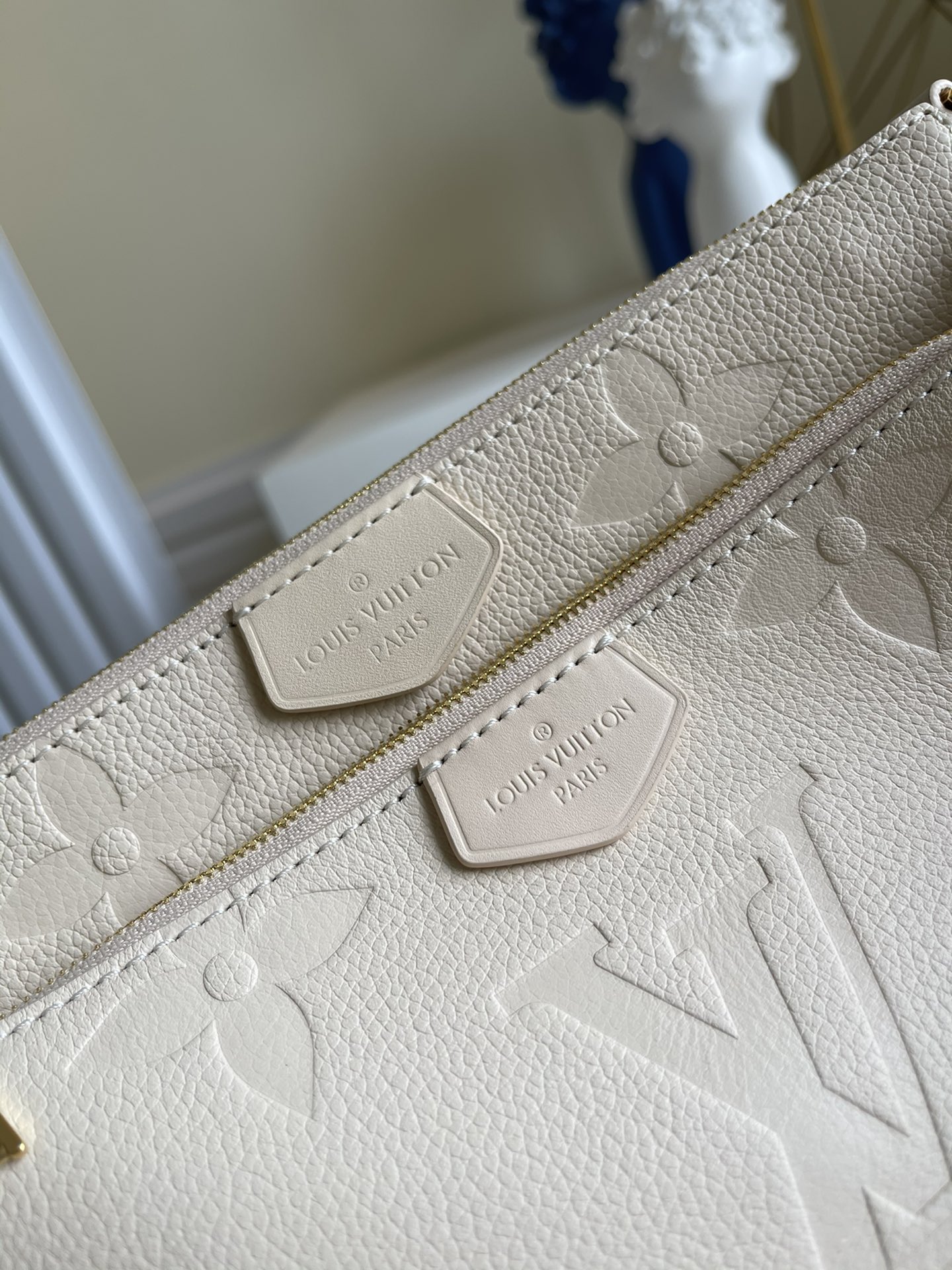 Louis Vuitton Haute Couture Classic Luxury Handbag Shoulder Crossbody 2