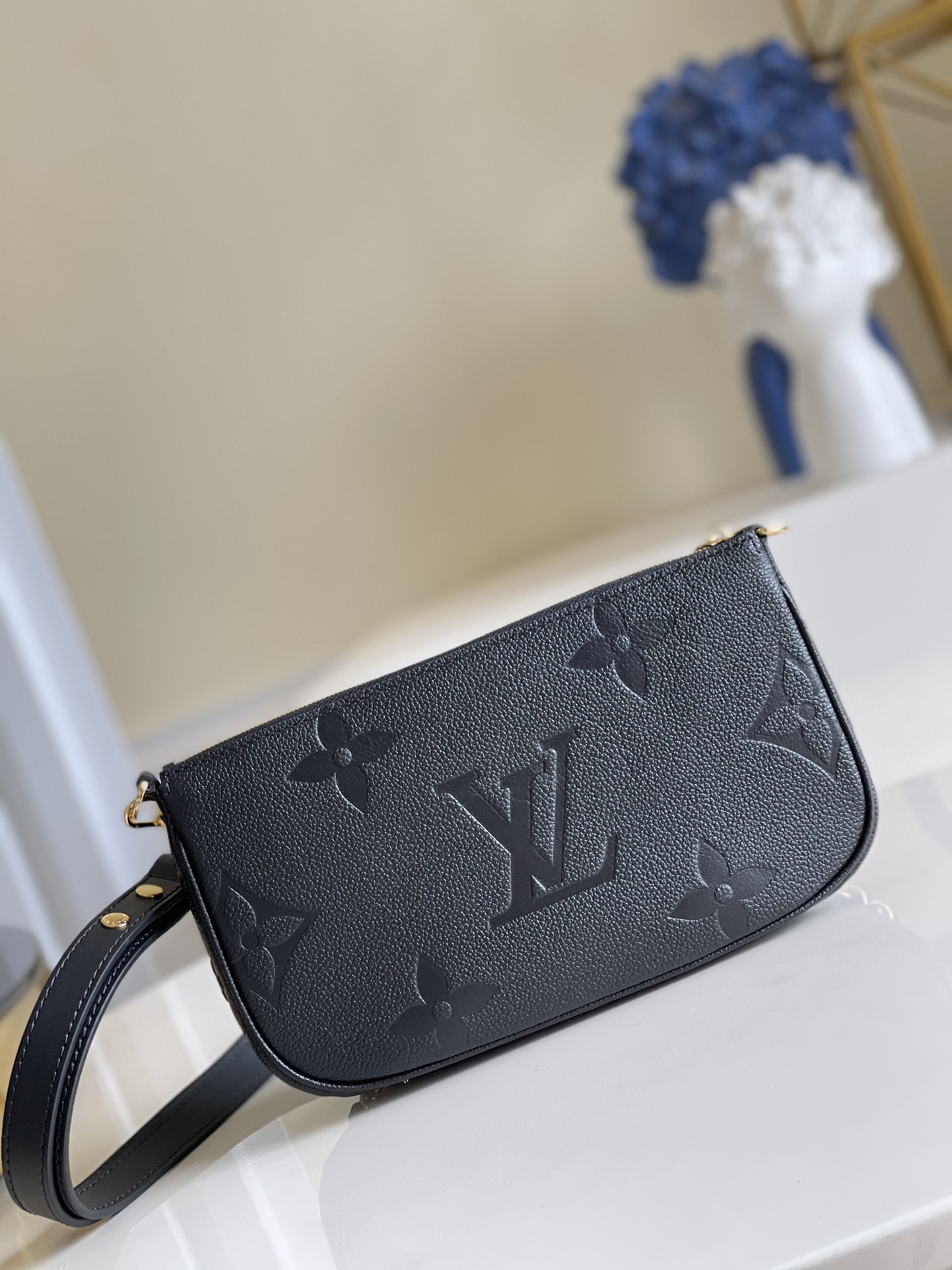 Louis Vuitton Haute Couture Classic Luxury Handbag Shoulder Crossbody 3