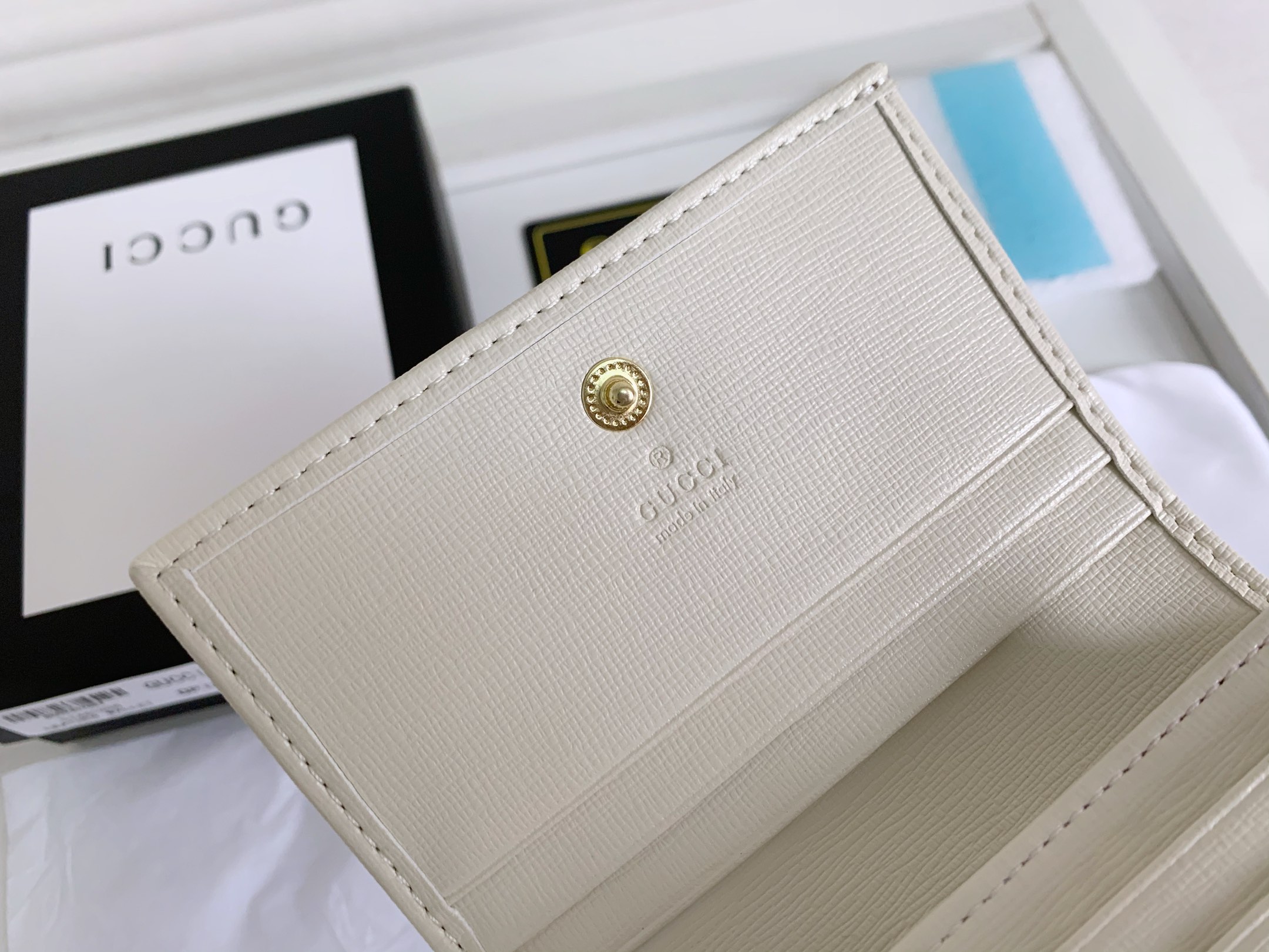 Gucci 1955マ衔扣カードケース - GG Supreme素材とレザーの高級感