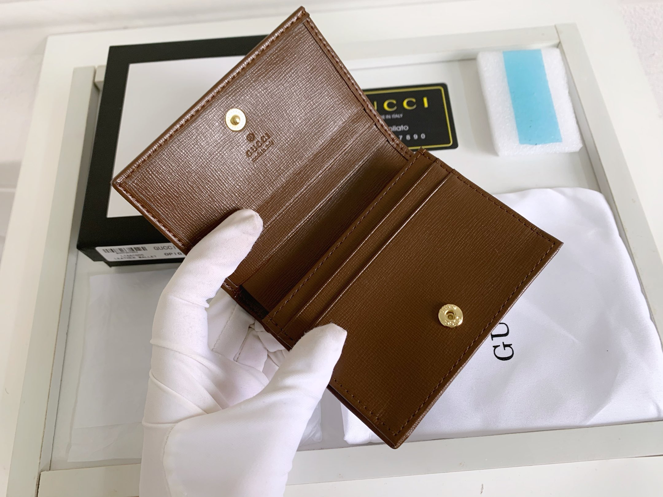 Gucci 1955馬衔扣カードケース - GG Supremeと高級皮革のコンビネーション