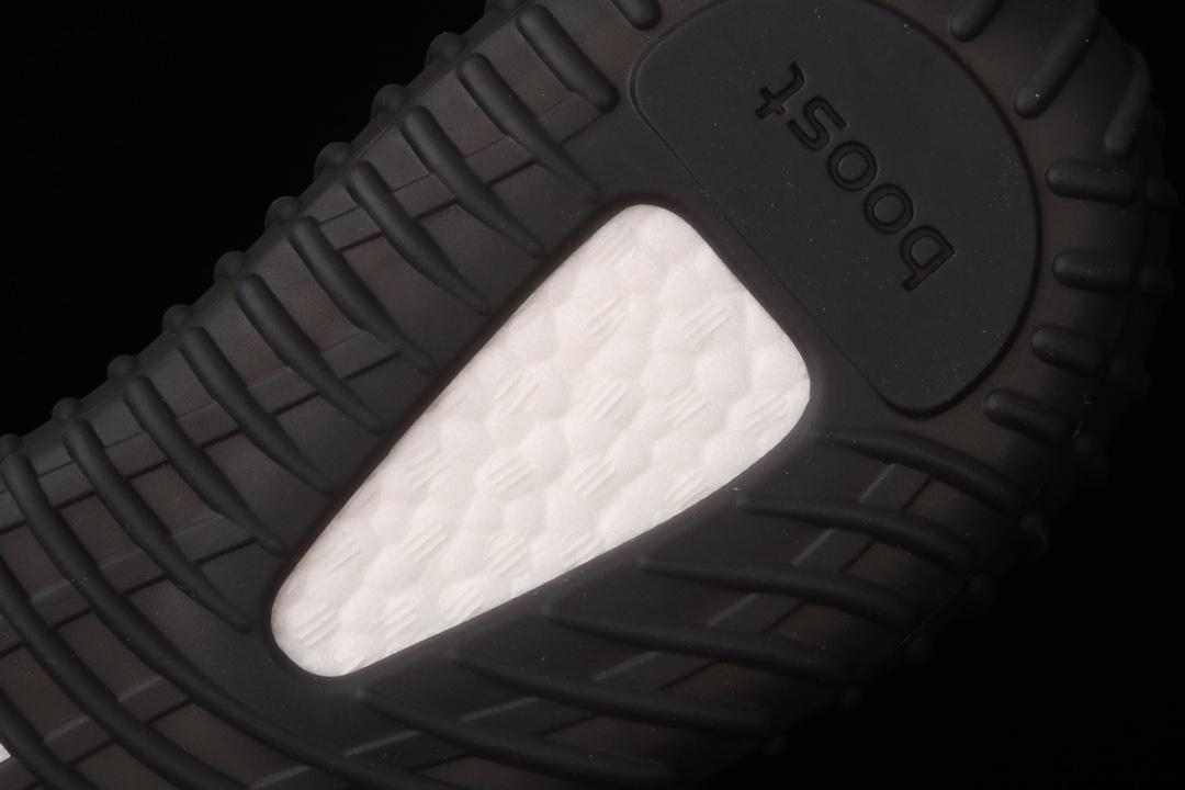 💰150真标💰180公司级💰260纯原版
Ad Yeezy 350 V2 Boost Basf CP9652 阿迪达斯椰子350二代 黑红字 巴斯夫爆米花
#49大码加持 外单品质 真实芯防片伪标 鞋材用料同步ZP 支持验证 文案无需过多修饰 细节随意对比
尺码:36 36.5 37 38 38.5 39 40 40.5 41 42 42.5 43 44 44.5 45 46 47 48 49