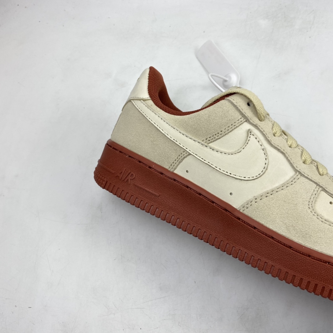 P240 Nk Air Force 1’07 SE 空军一号米黄/砖红低帮经典板鞋 AA1391-111