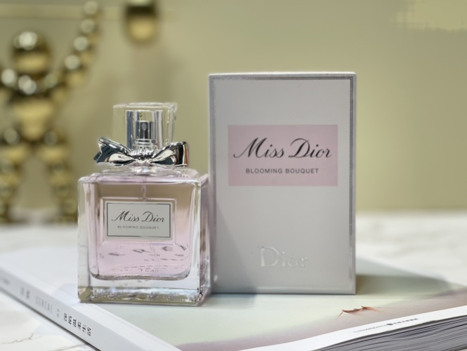 Dior Miss Dior Blooming Bouquet Eau de Toilette - Floral Scent for Women 1 Dior Miss Dior Blooming Bouquet Eau de Toilette - Floral Scent for Women