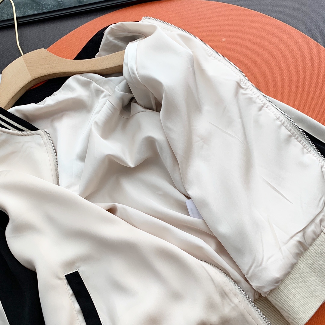 LOEWE撞色防晒棒球服香槟色绿色S