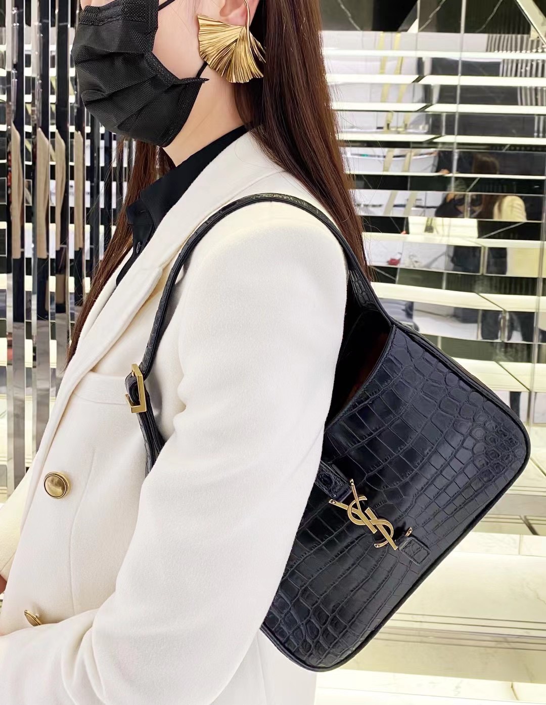 Saint laurent Ysl LE 5 À 7 鳄鱼纹腋下包 657228黑色