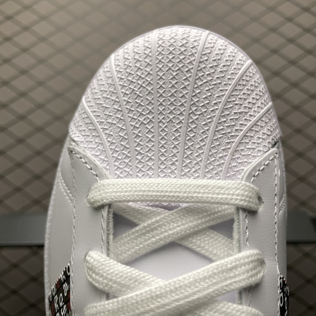 180 AD 阿迪 Superstar 贝壳头运动休闲板鞋 FZ4833