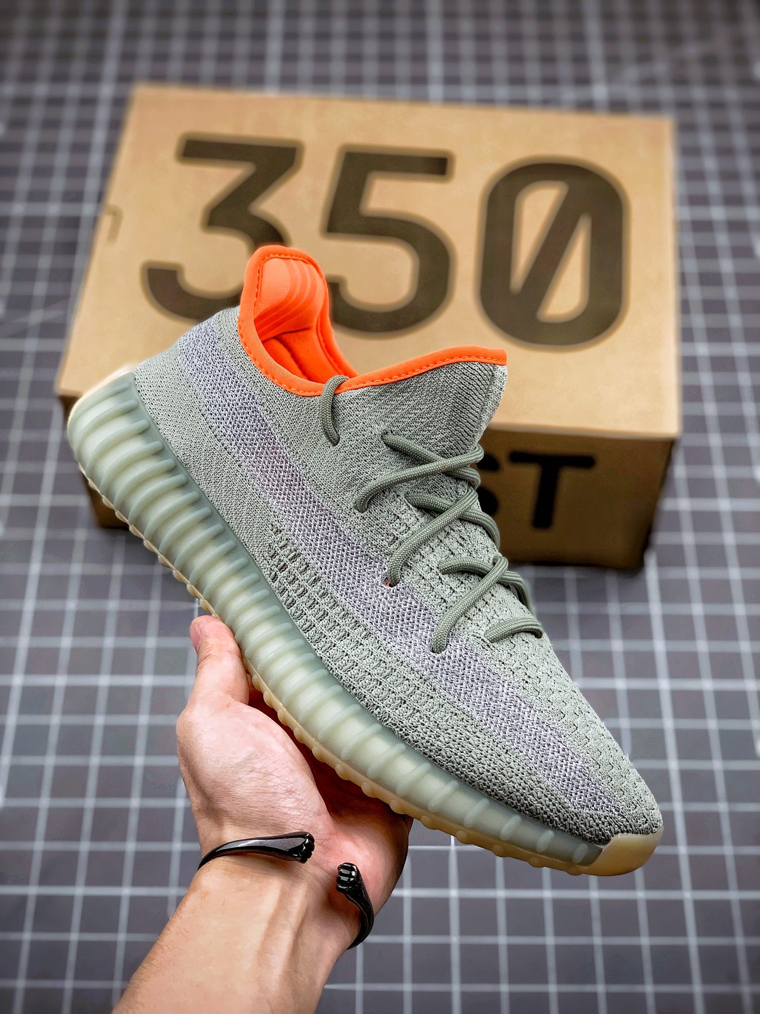 Yeezy 350 Boost V2 Gris/Naranja con laterales transparentes y estrellas, pedido especial de cliente extranjer…