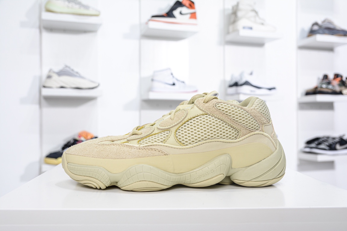 I0 外贸纯原版本 Adidas Yeezy500 Moon Yellow沙漠黄 DB2966定义顶级制作工艺 仅看齐发售原鞋AD万邦原厂翻毛、甩纹牛皮内置adiPRENE+减震科技 全鞋包括内里 机台针车间距调整与原版一致原底模具开发 “adiPRENE”字样完美呈现UV紫光下 鞋面、鞋垫反馈效果正确原标测写 内外标、吊牌芯片卡，遵循原版 鞋盒双层外标 与各位老铁某宝大店购买完全一致.