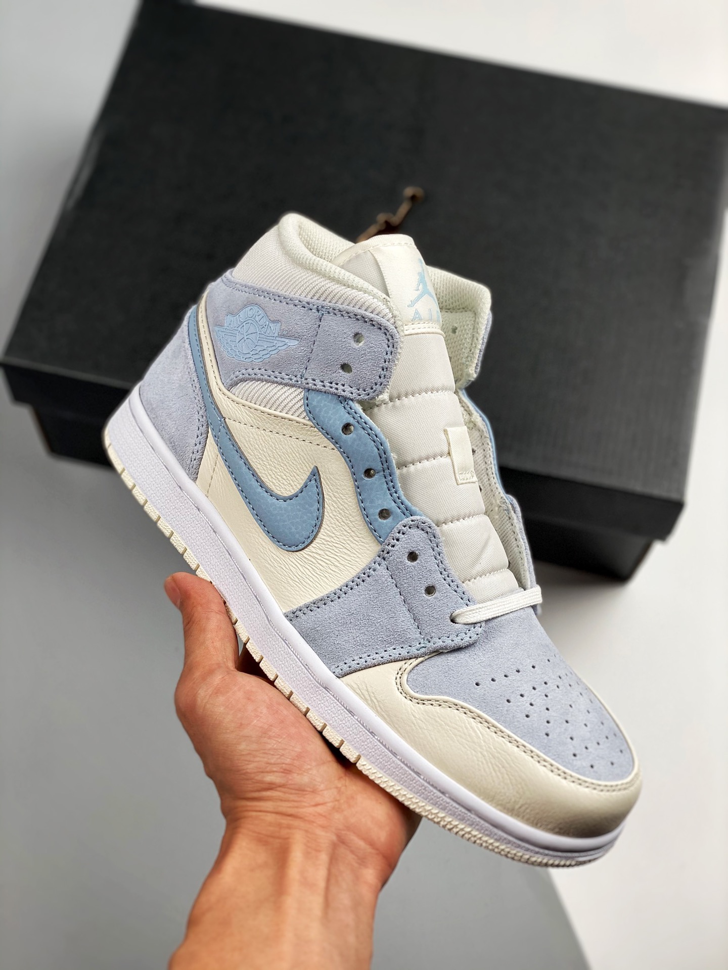 Versión de verificación Air Jordan 1 Mid gris y azul. ¡La mejor calidad de media caña del mercado, calidad tope! La úni…