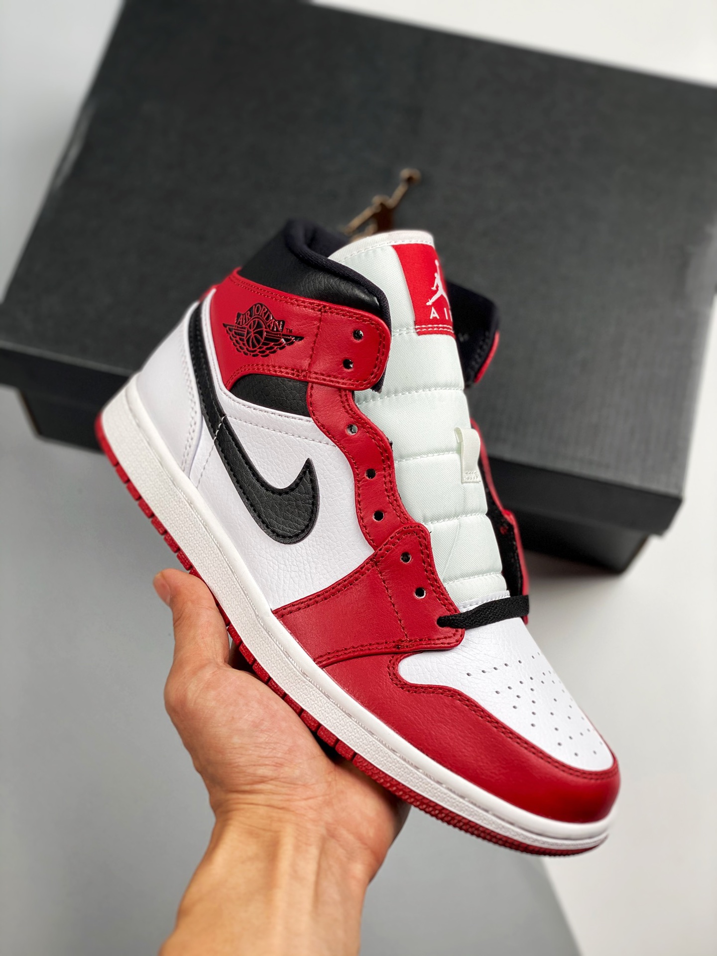 Versión de verificación Air Jordan 1 Mid blanco y rojo. ¡La mejor calidad de media caña del mercado, calidad tope! La ú…
